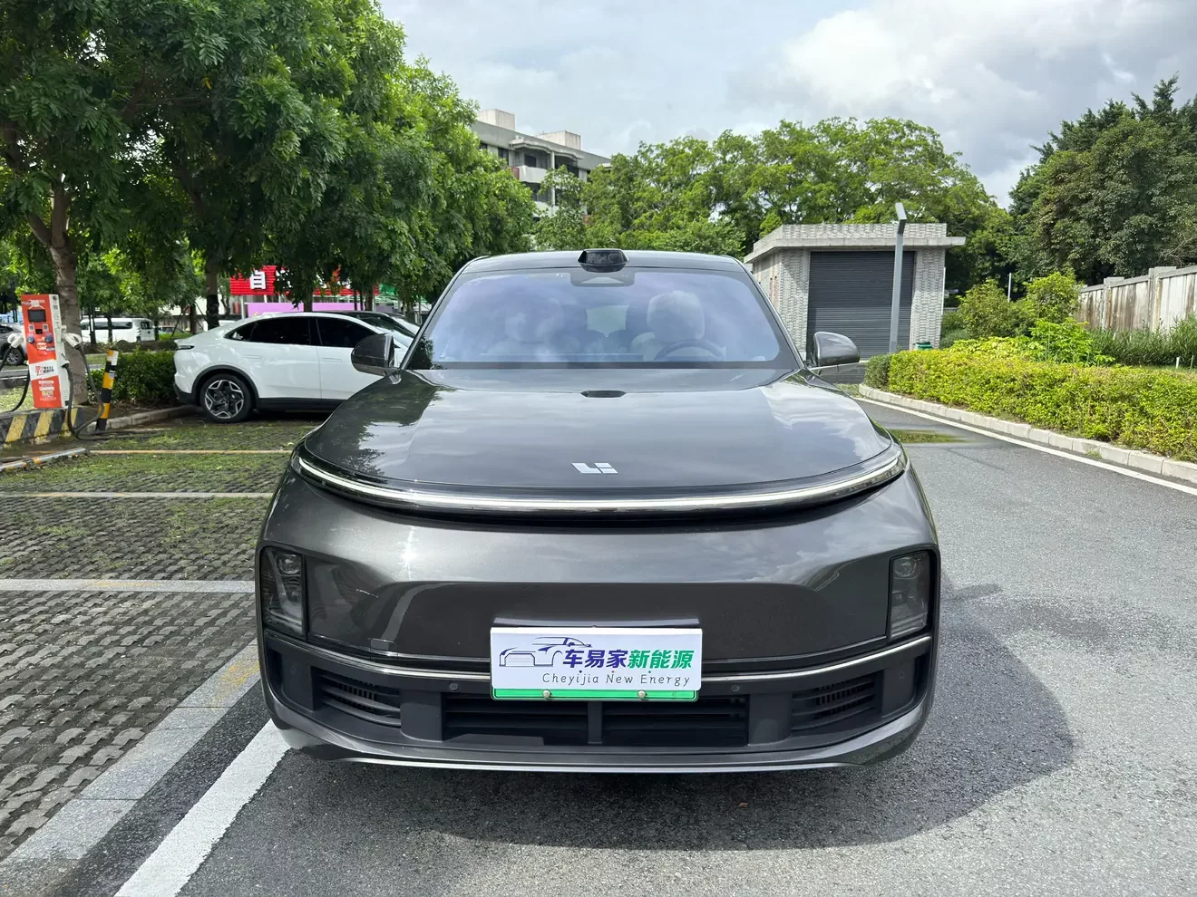 Lixiang L8