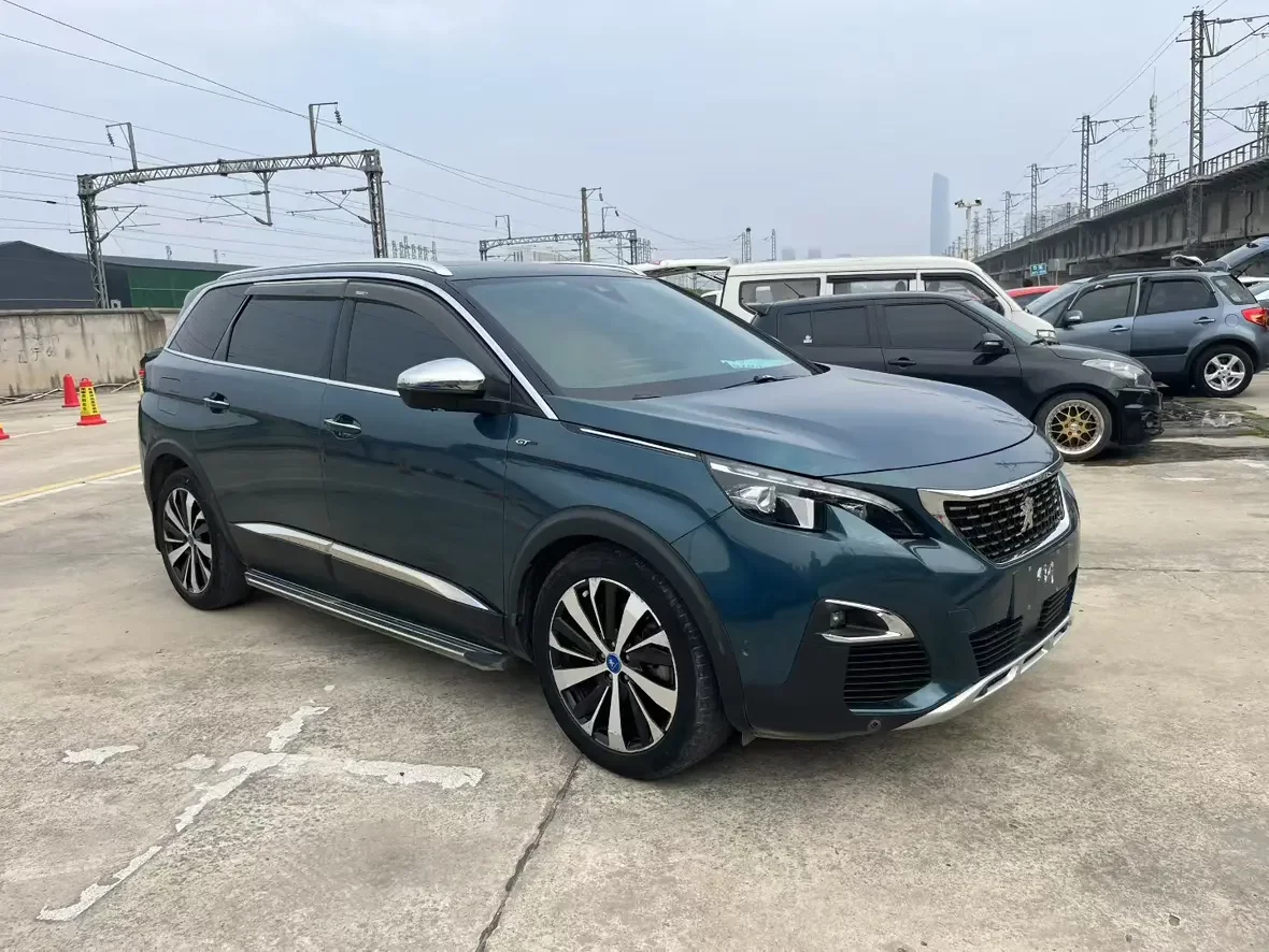 Peugeot 5008