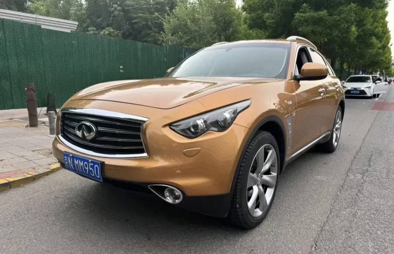 Infiniti QX70