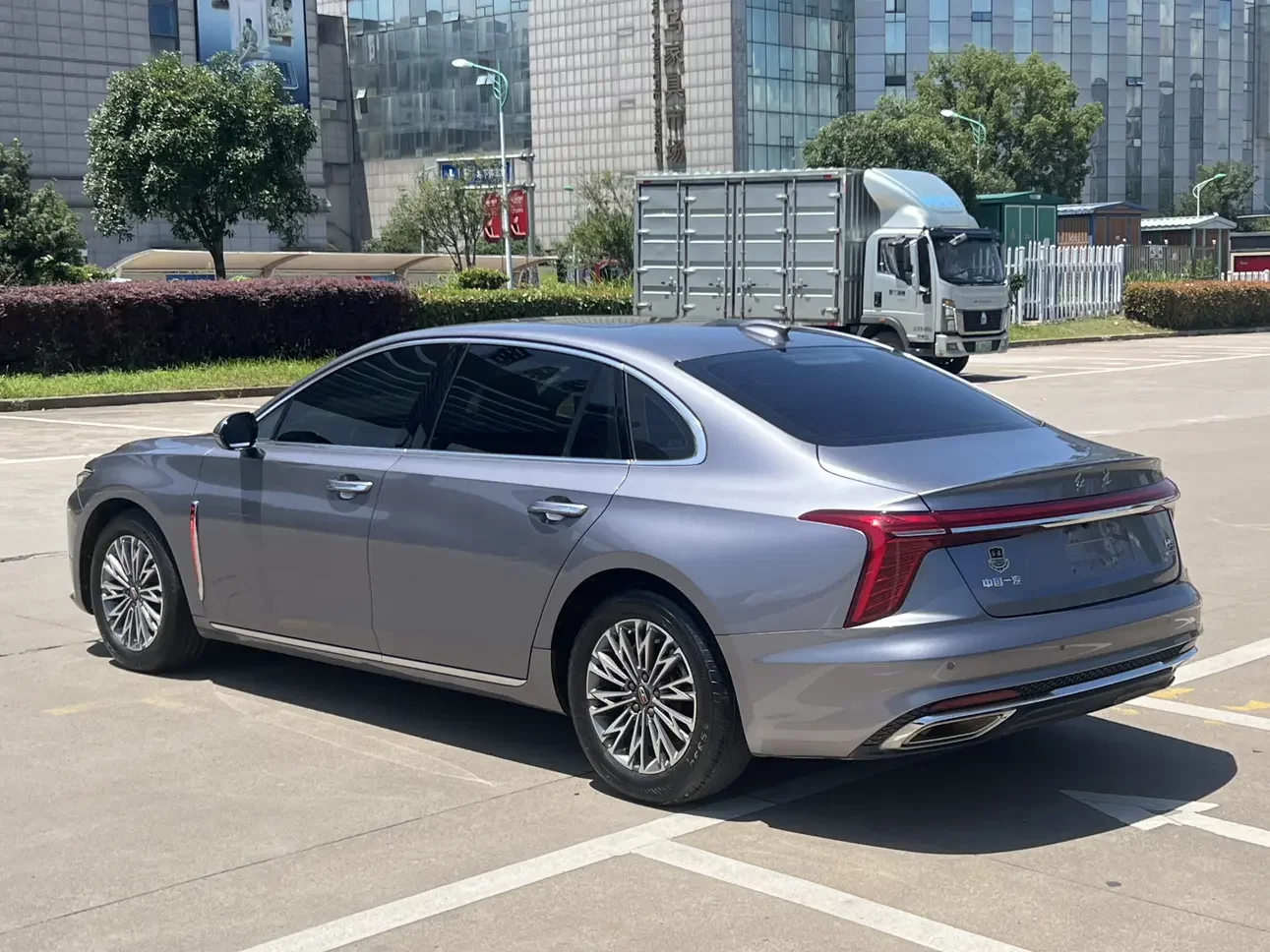 Hongqi H5