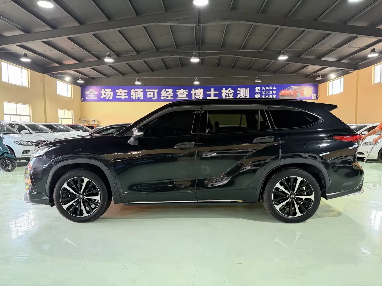 Toyota Crown Kluger