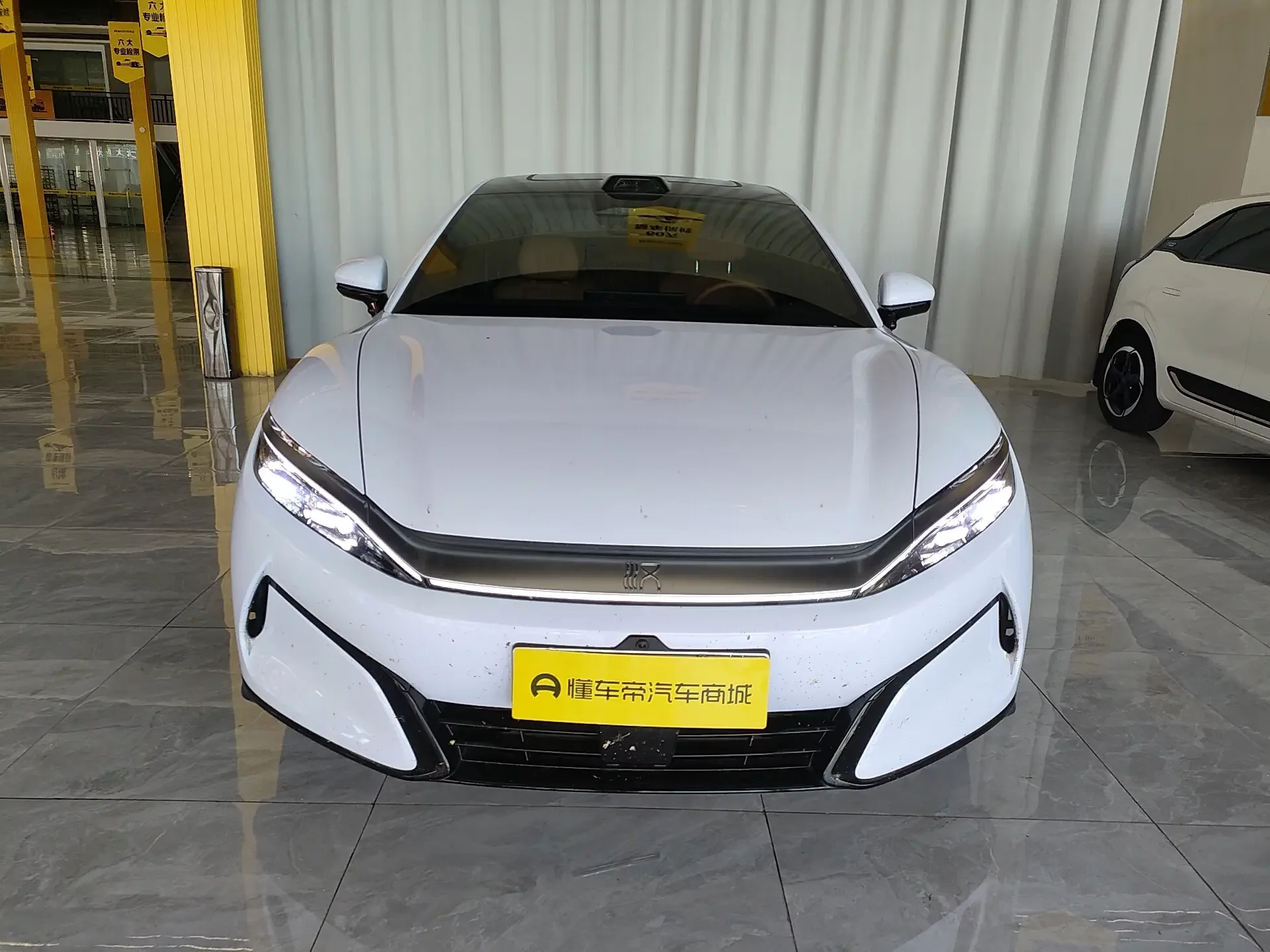 BYD Han L EV  из Китая