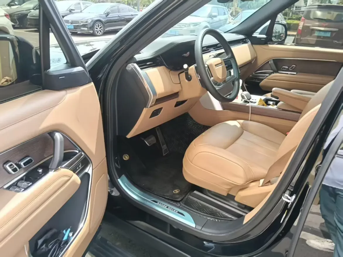 Land Rover range rover