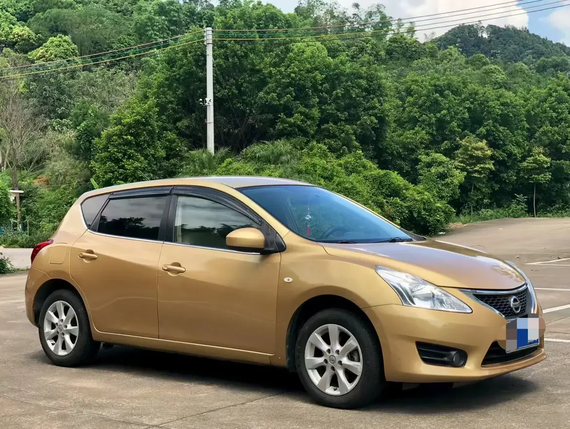 Nissan Tiida