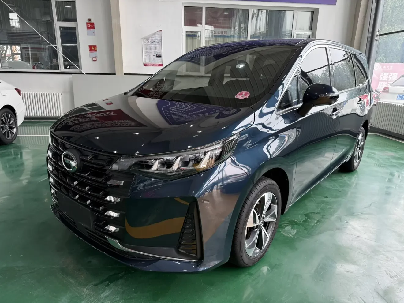 GAC Trumpchi M6  из Китая
