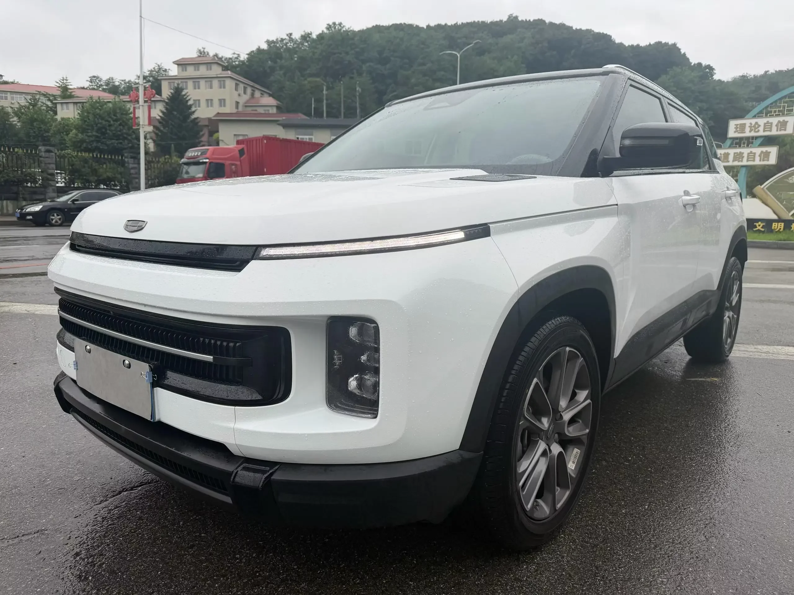 Geely ICON