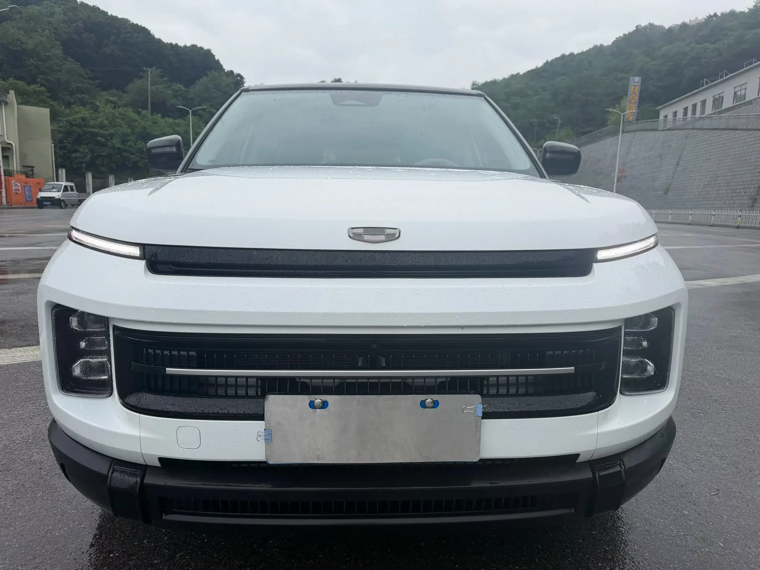 Geely ICON