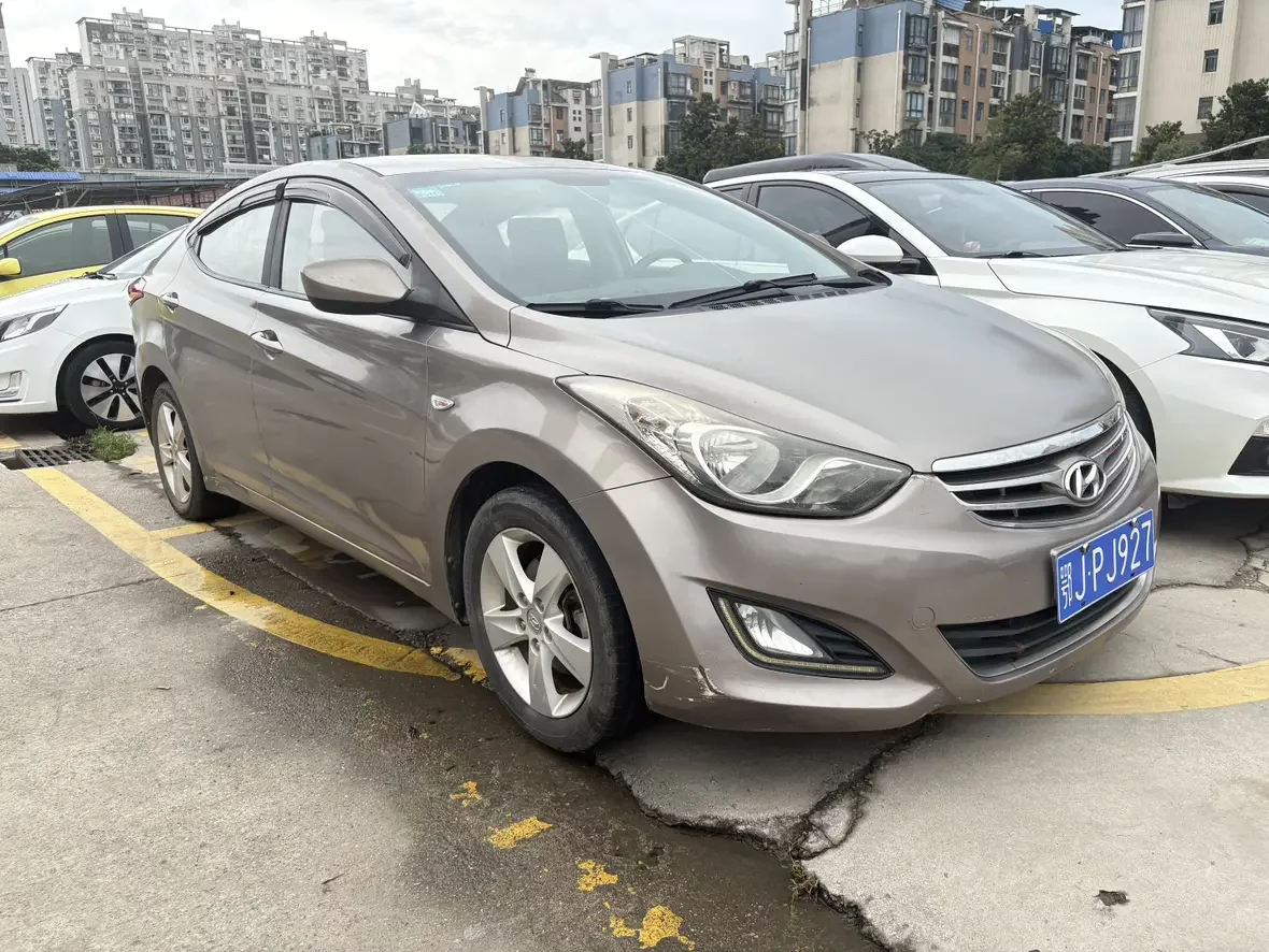 Hyundai Elantra