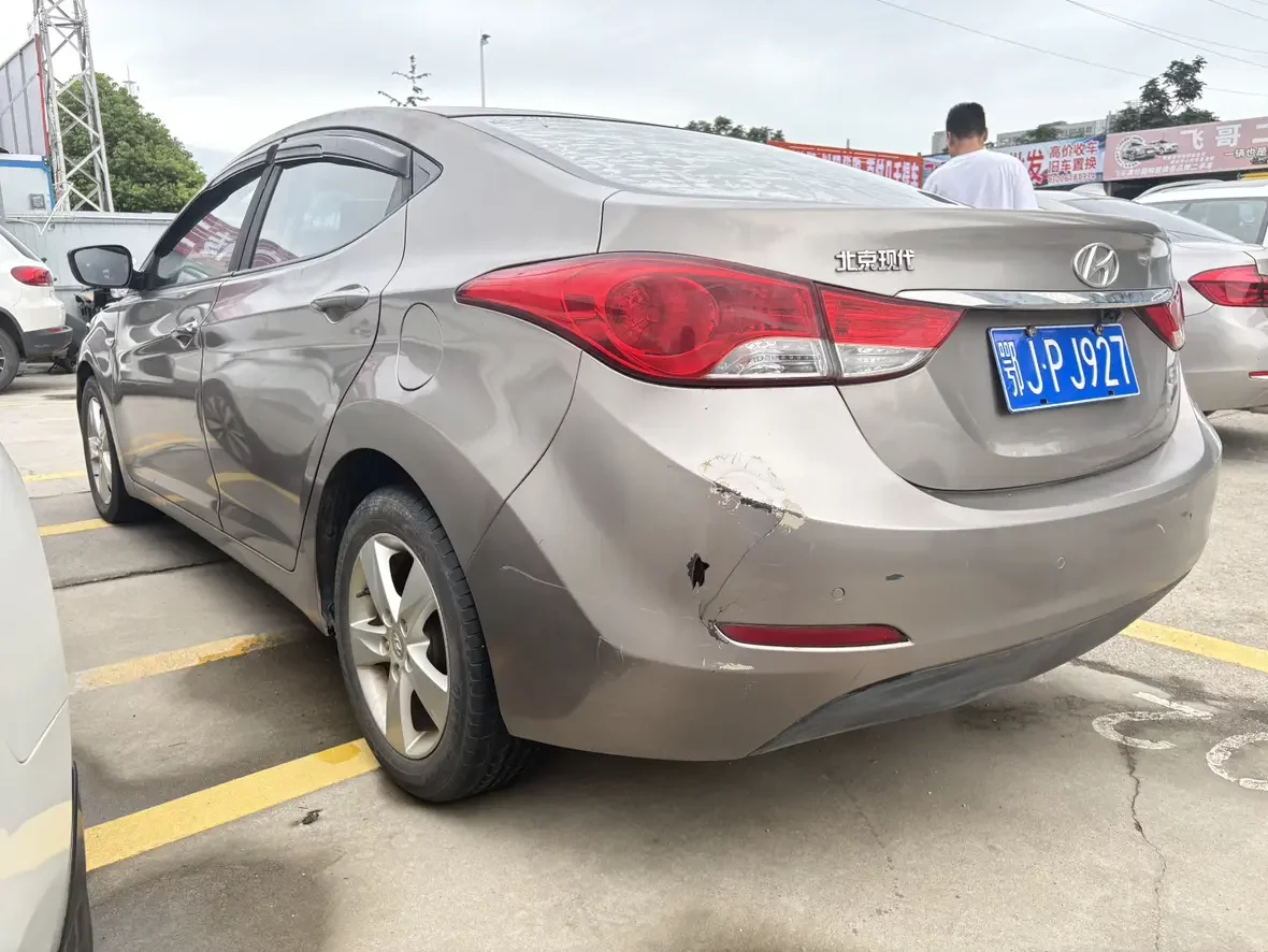 Hyundai Elantra