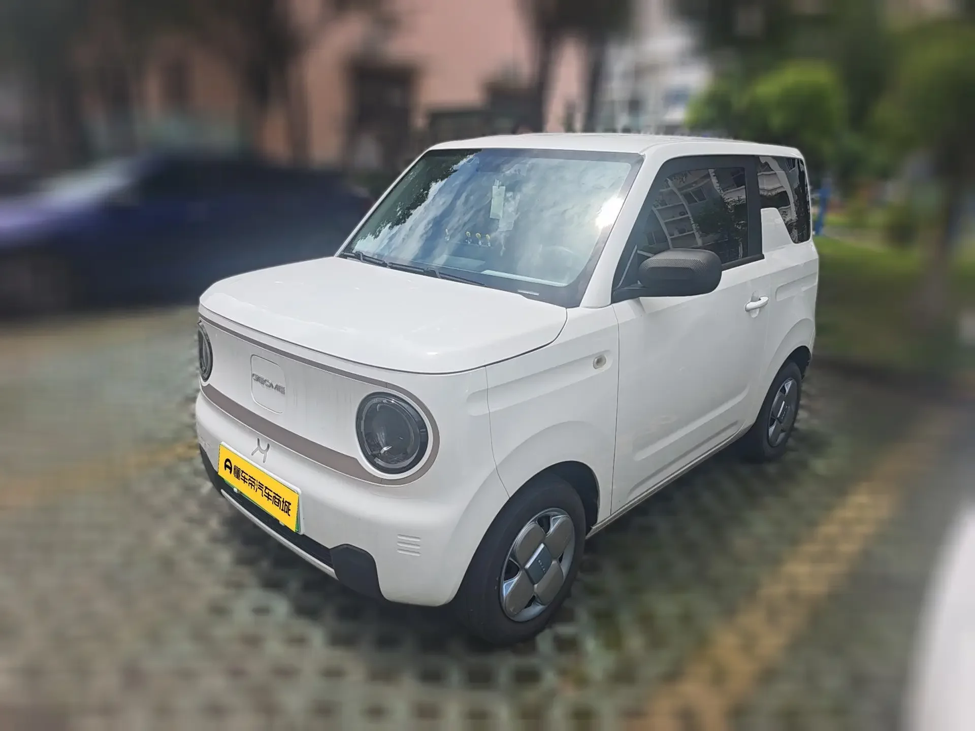Geely panda