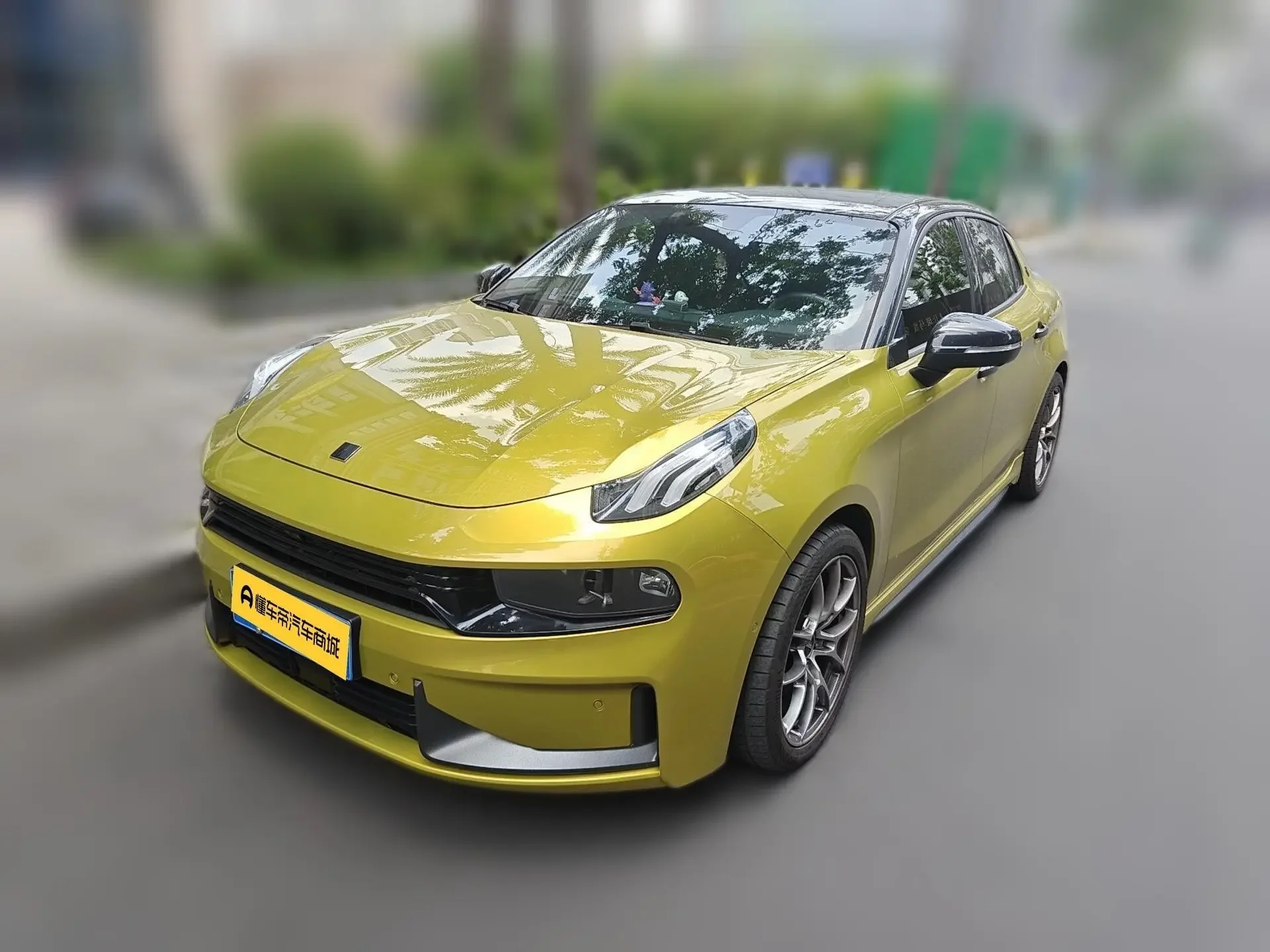 Lynk & Co 03