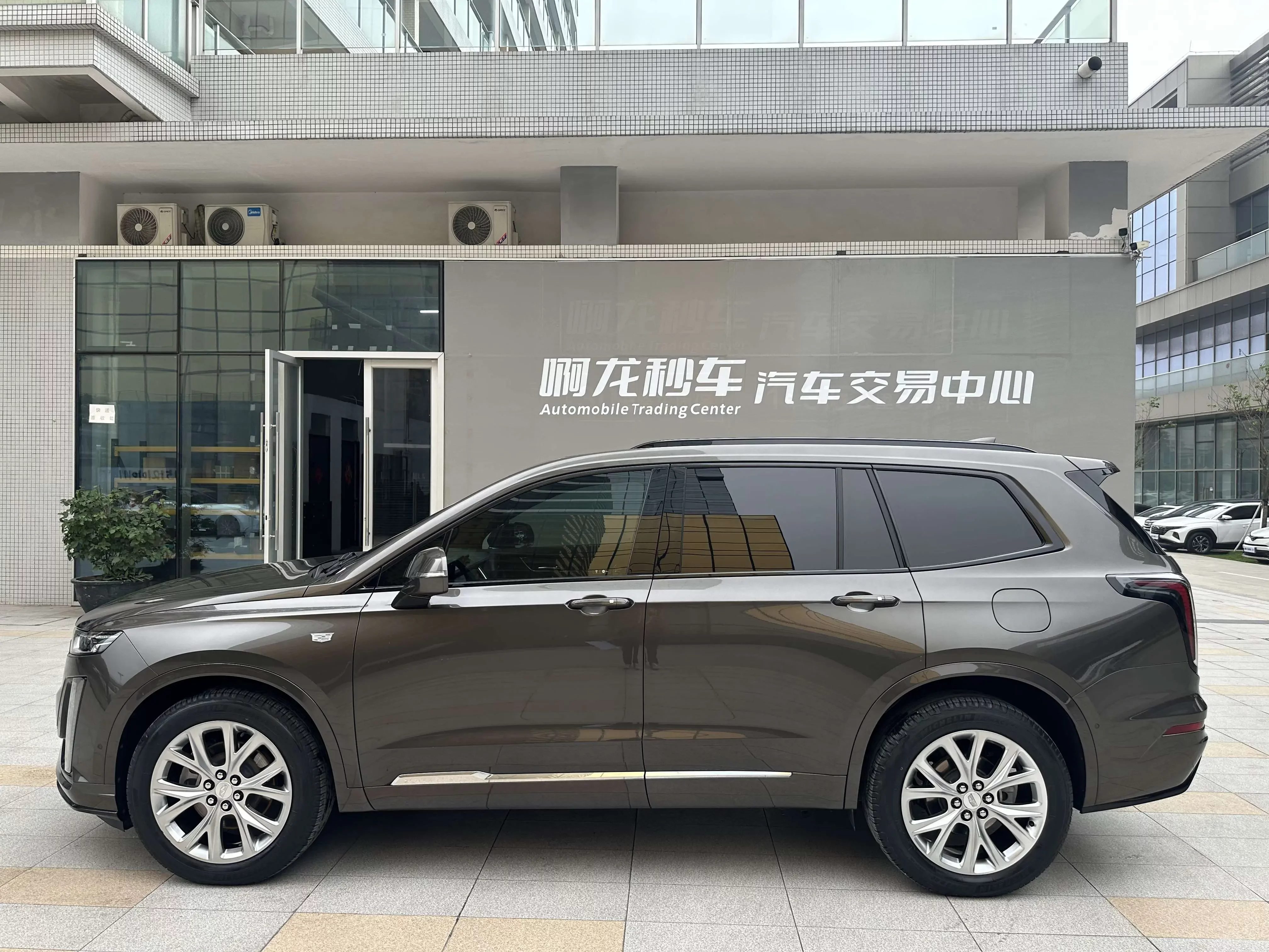 Cadillac XT6