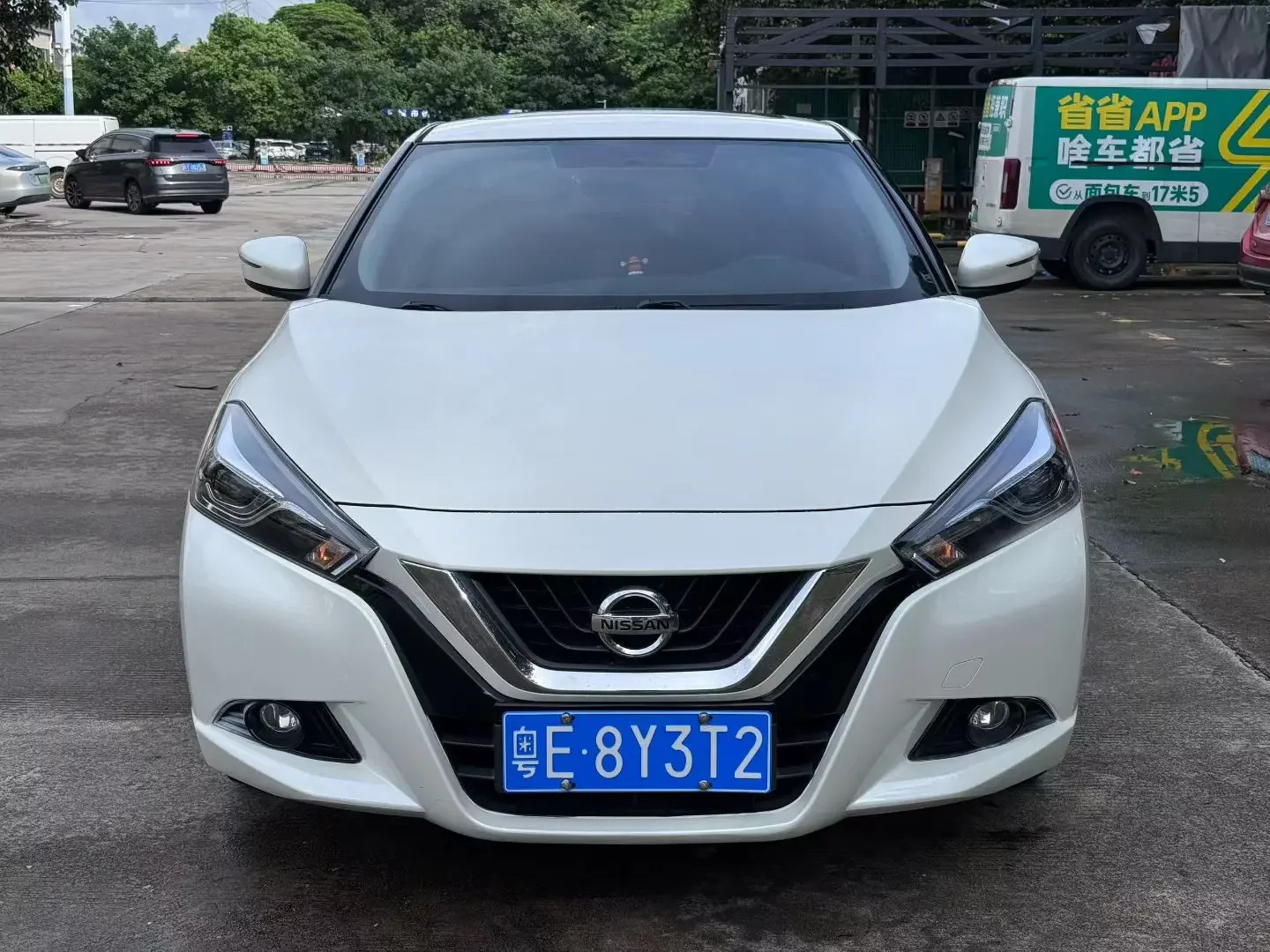 Nissan bluebird