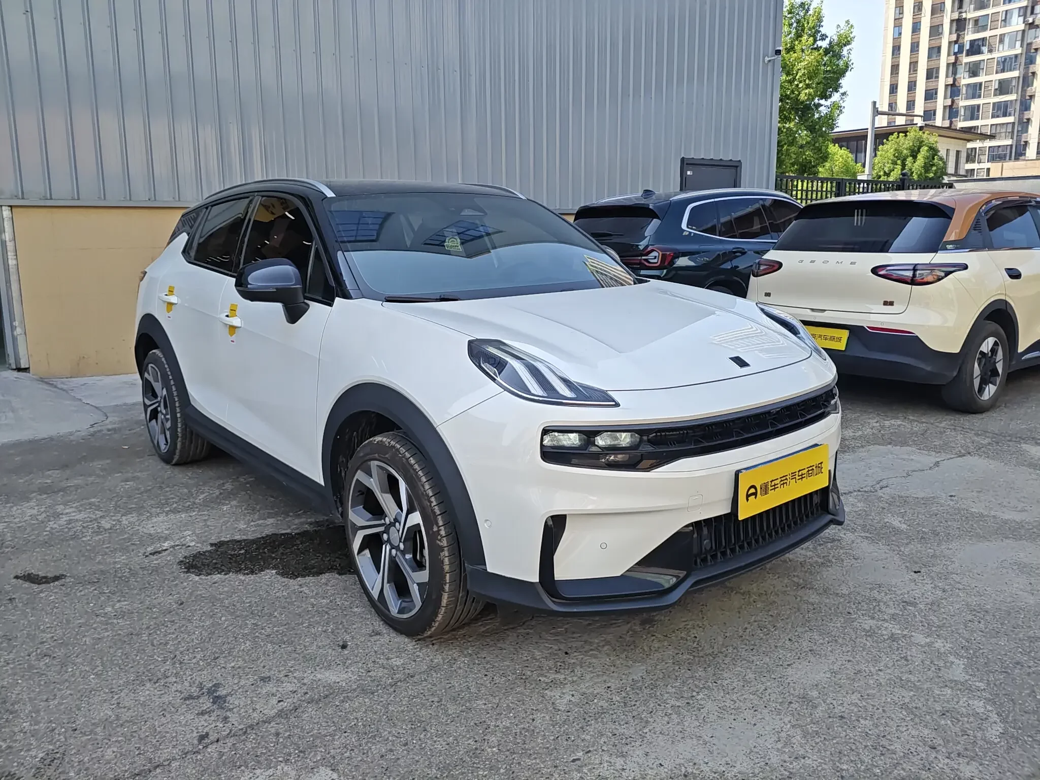 Lynk & Co 06