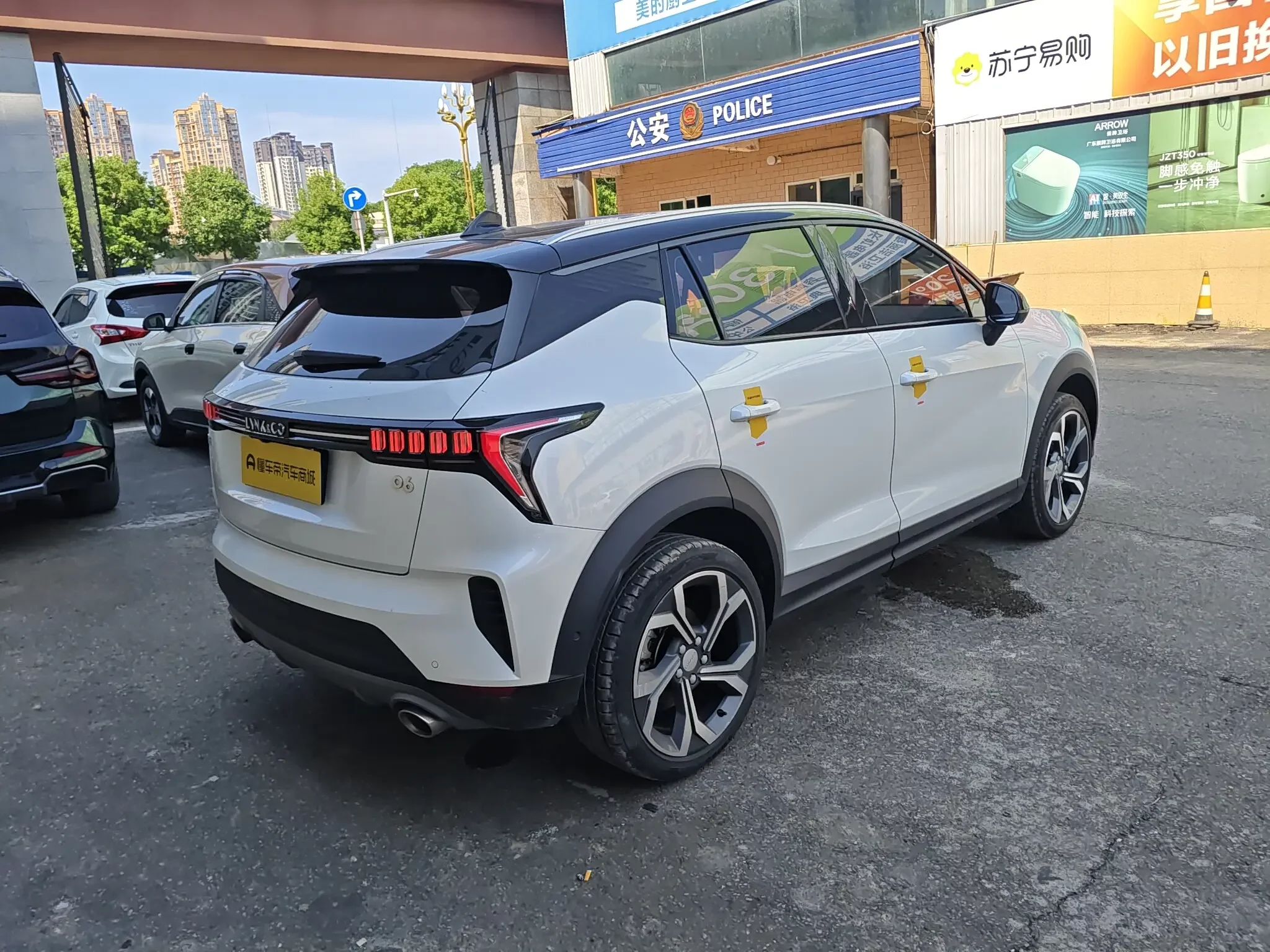 Lynk & Co 06