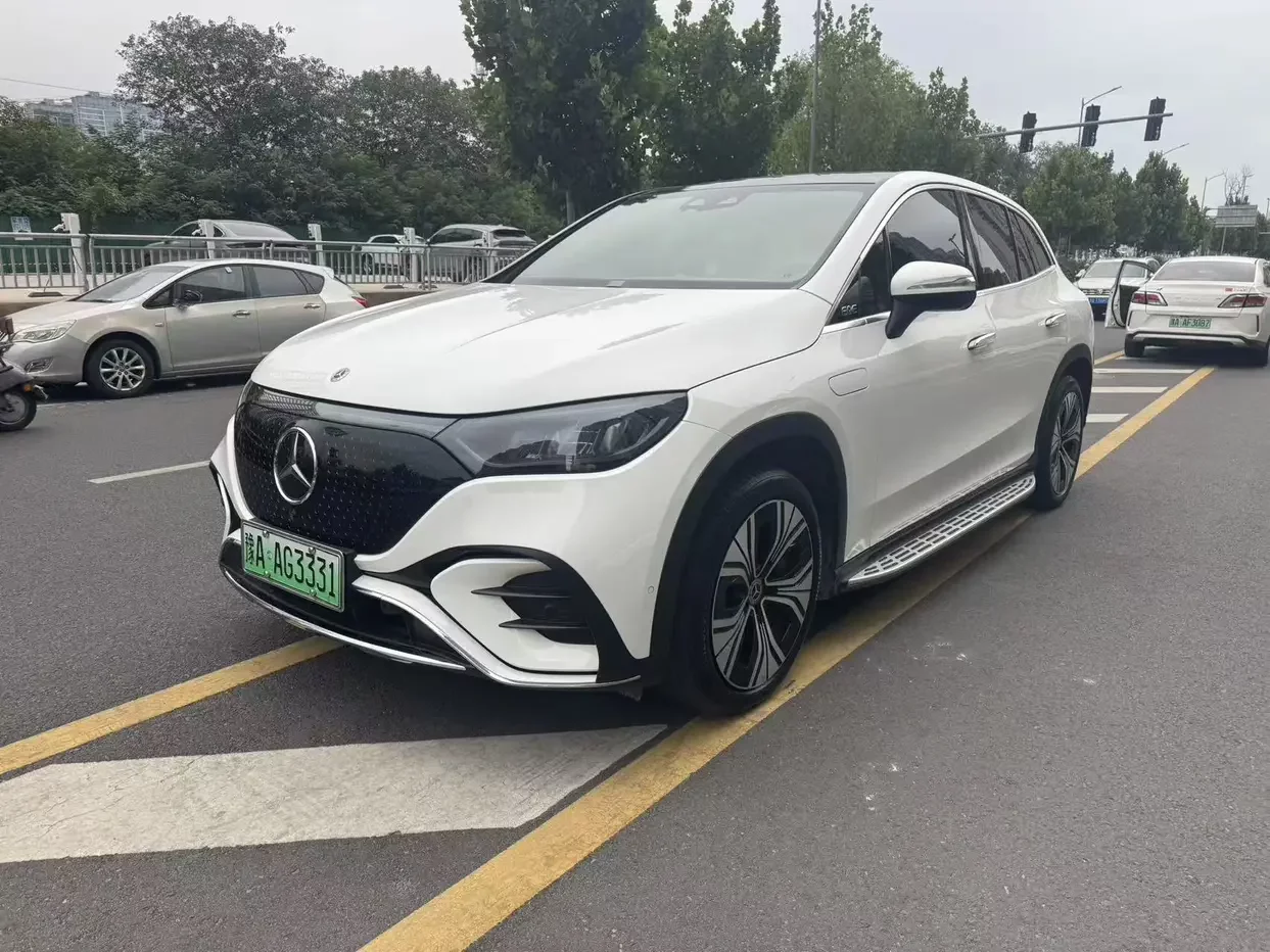 Mercedes-Benz EQE SUV