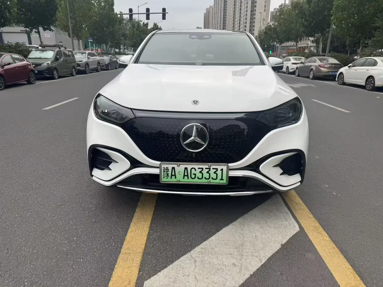 Mercedes-Benz EQE SUV