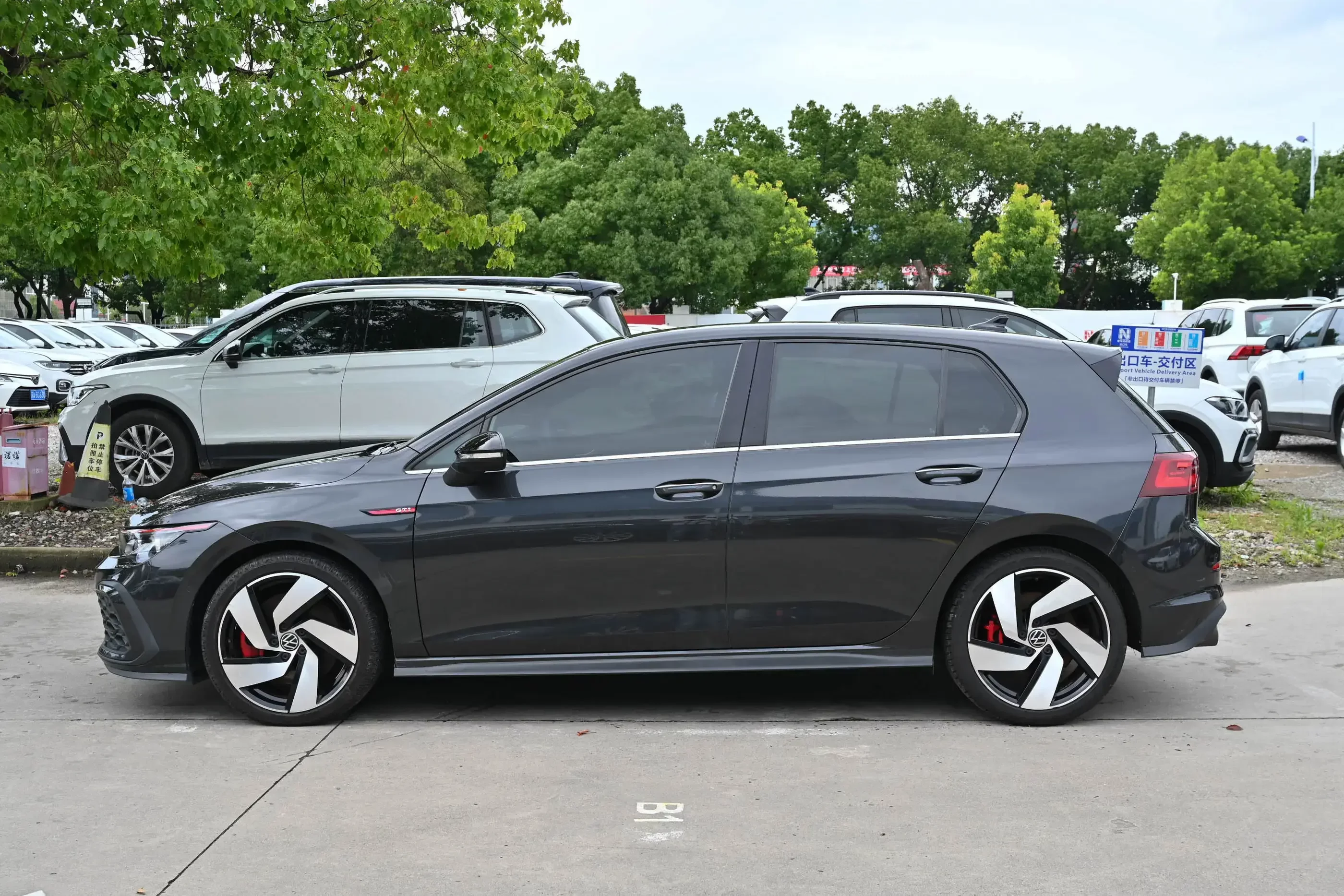Volkswagen Golf GTI