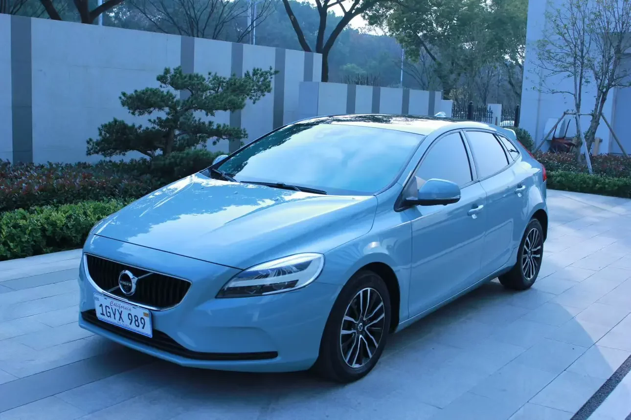 Volvo V40  из Китая