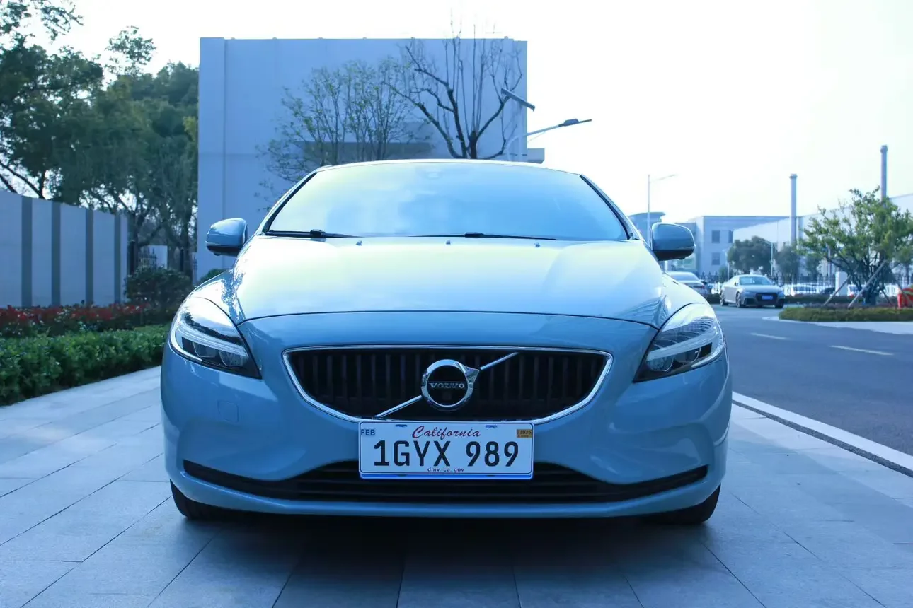 Volvo V40  из Китая