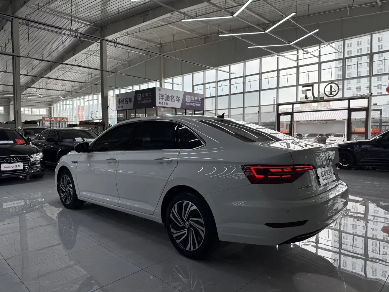 Volkswagen Sagitar