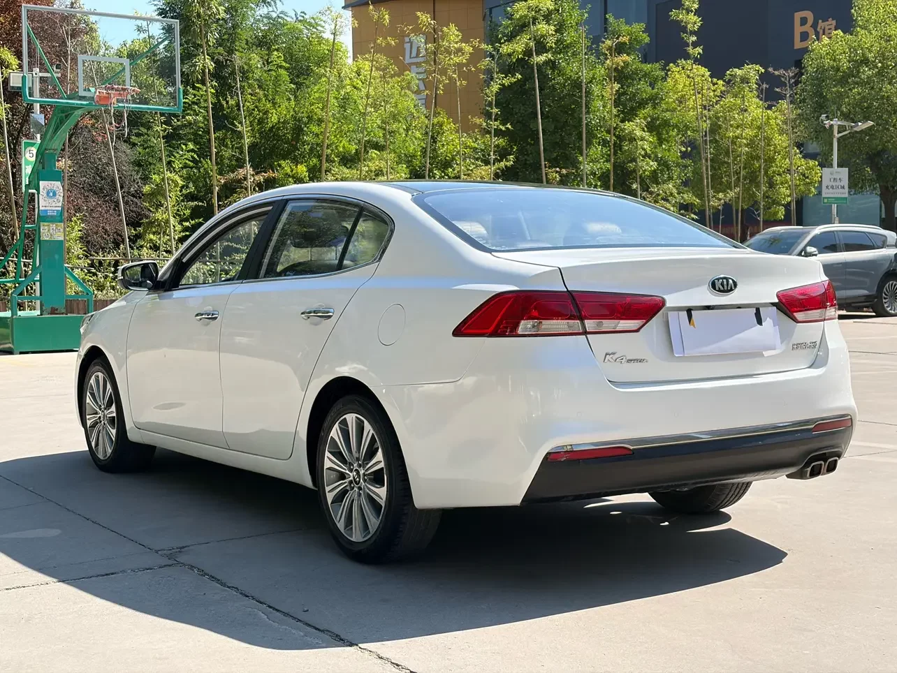 Kia K4