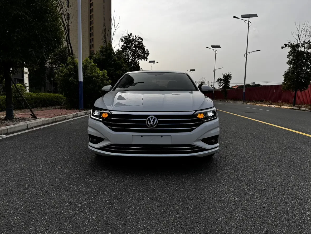 Volkswagen Sagitar