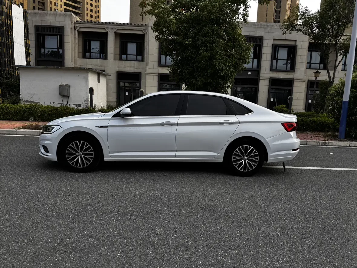 Volkswagen Sagitar