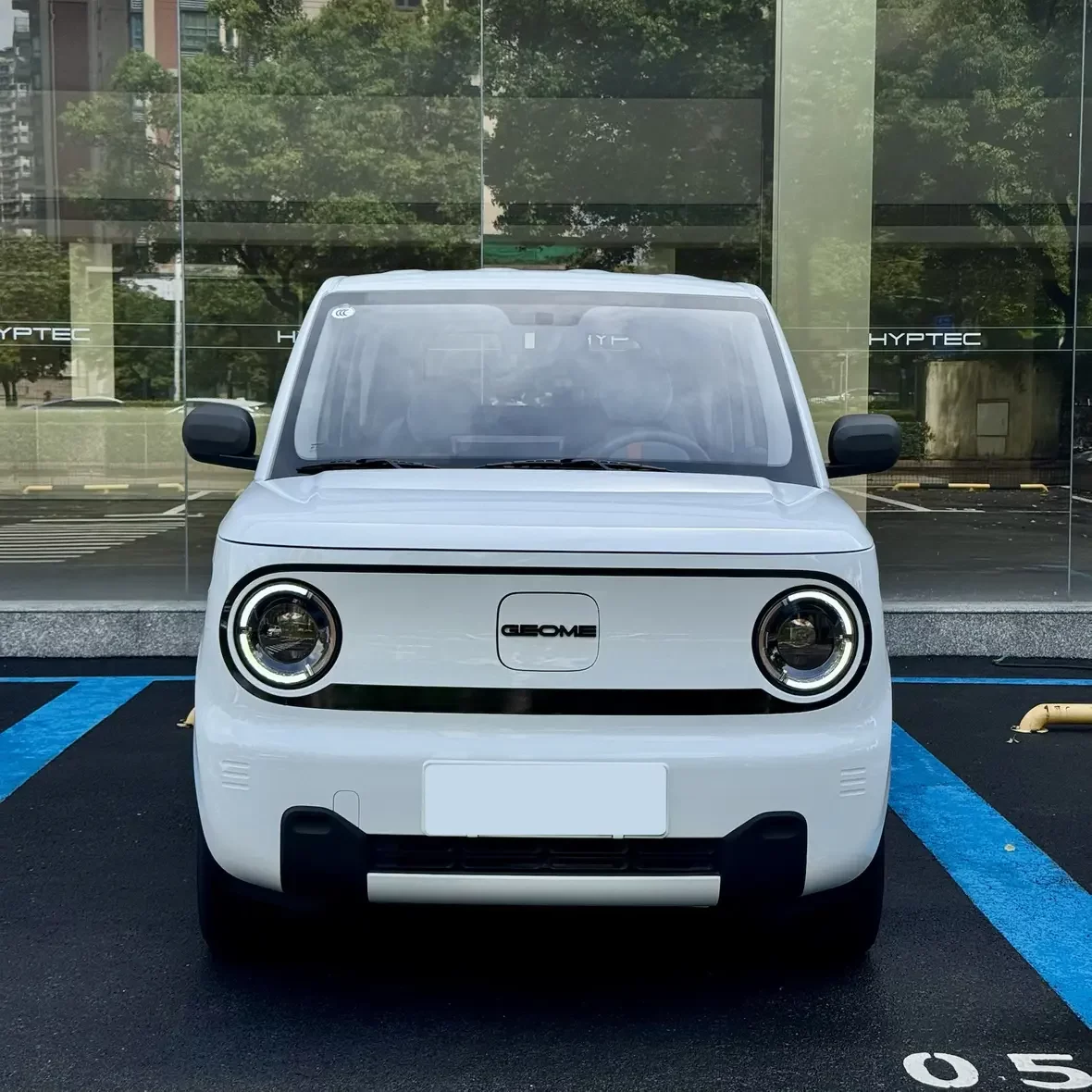 Geely panda