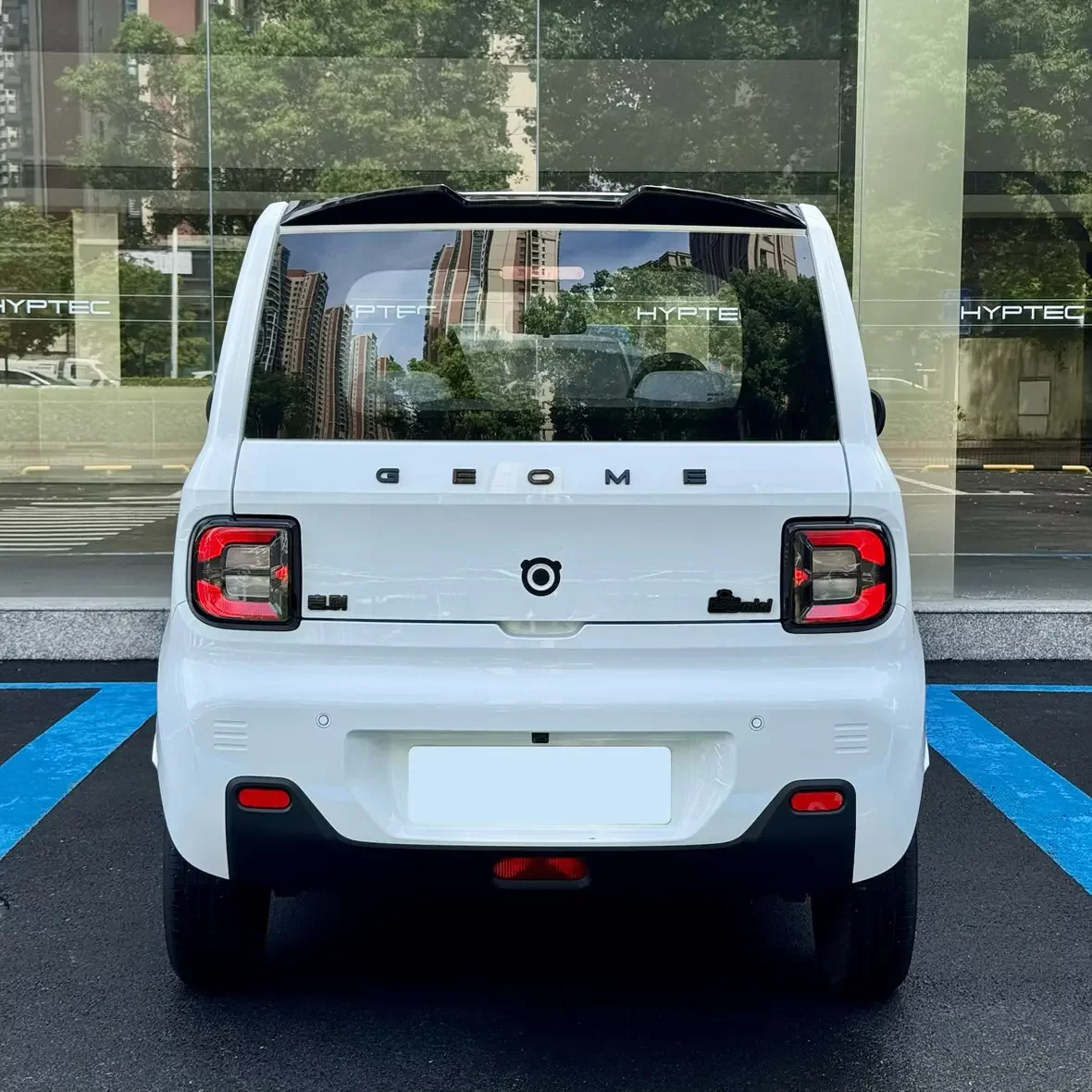 Geely panda