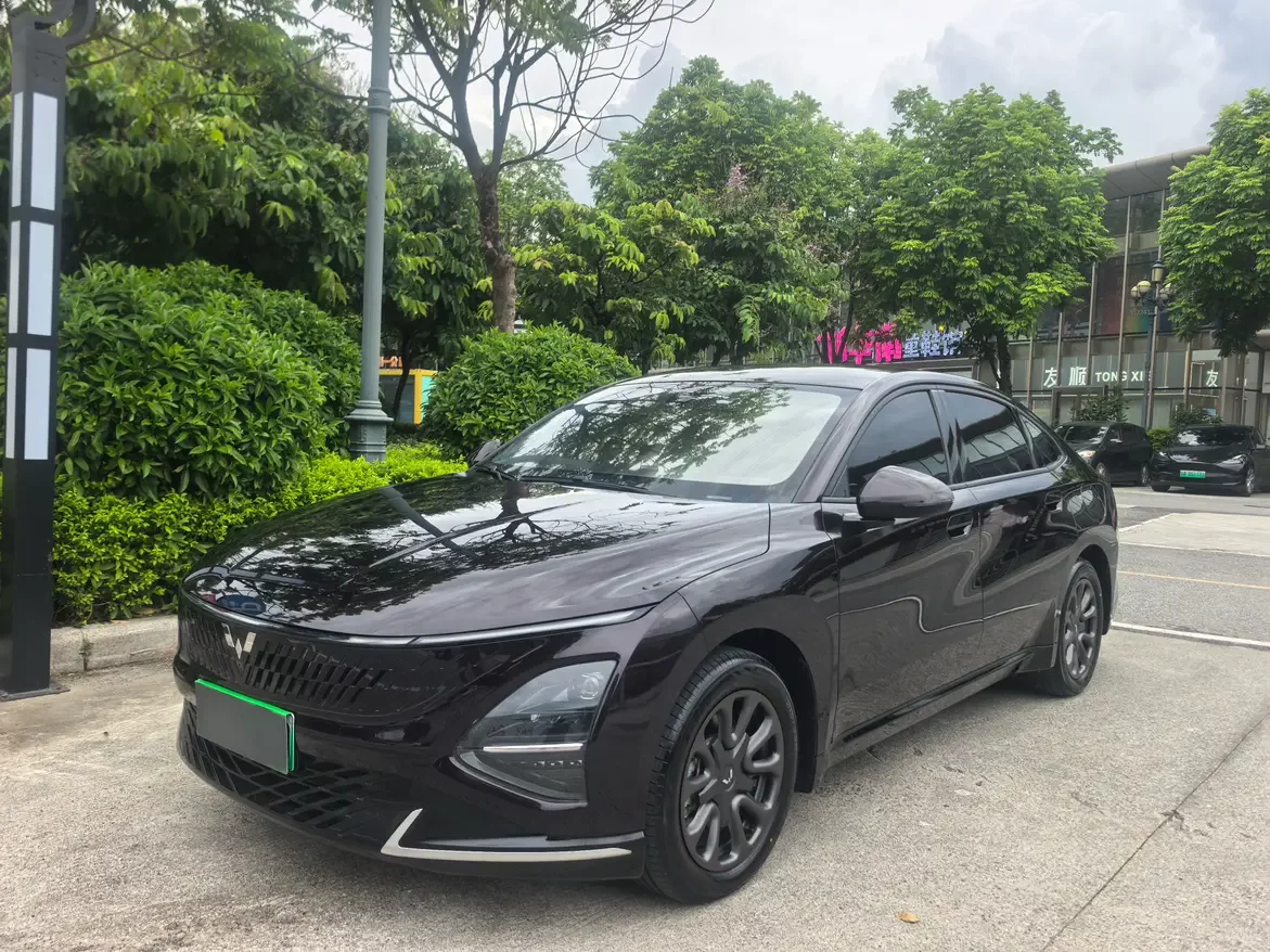 Wuling Starlight PHEV