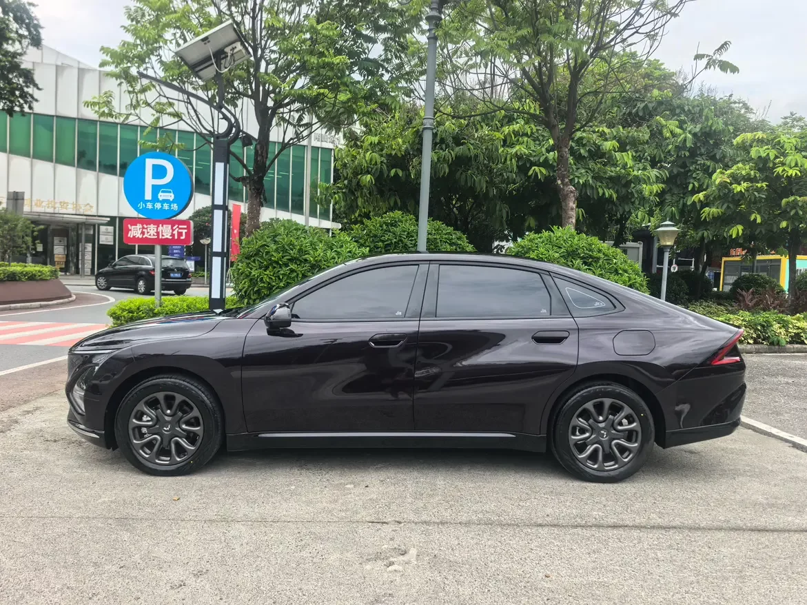 Wuling Starlight PHEV