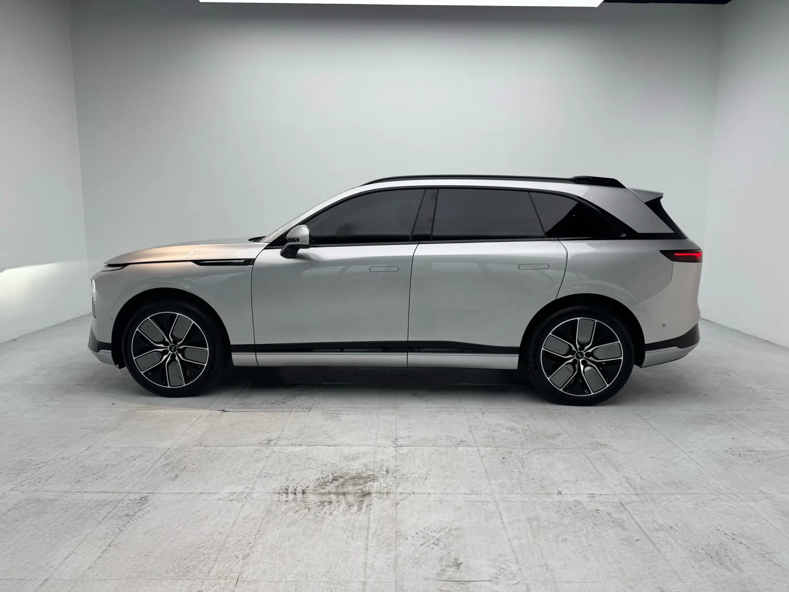 Xpeng G9