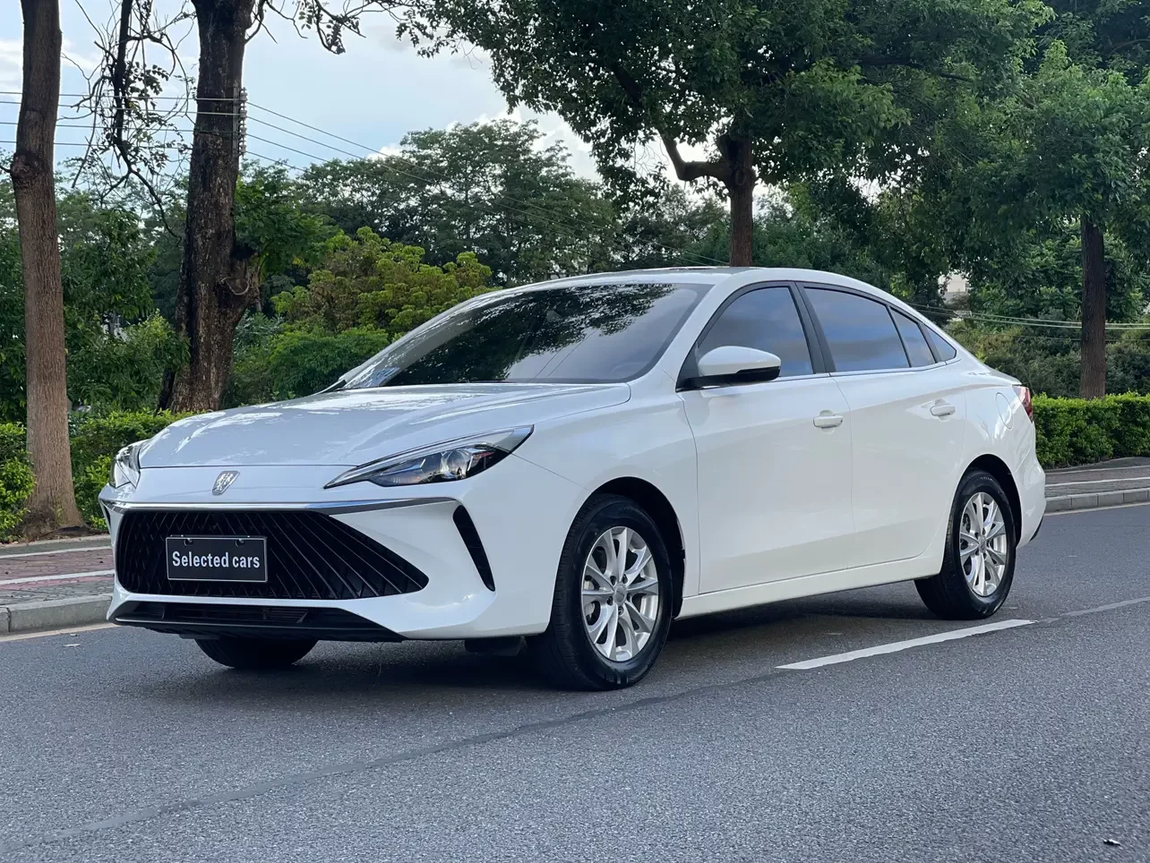Roewe i5
