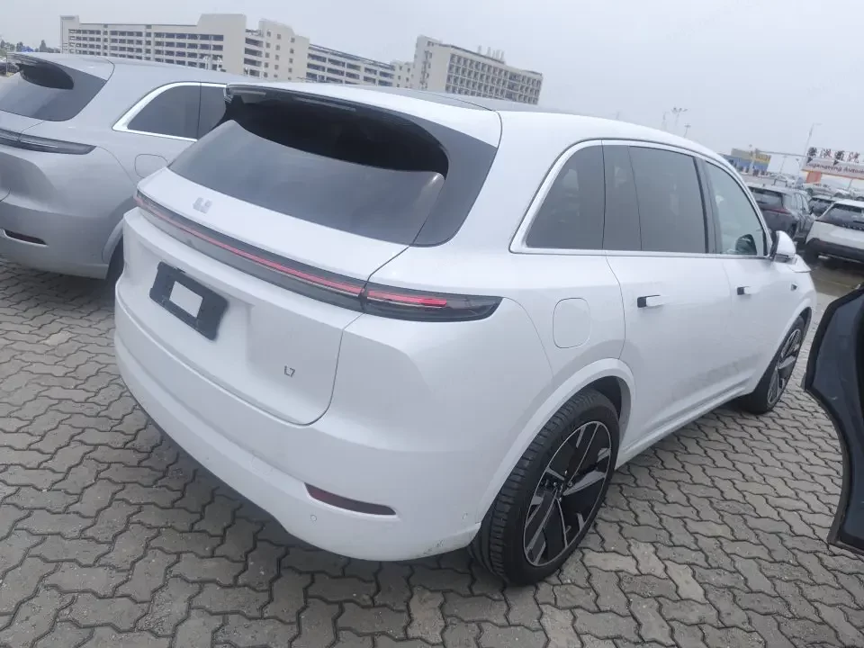 Lixiang L7