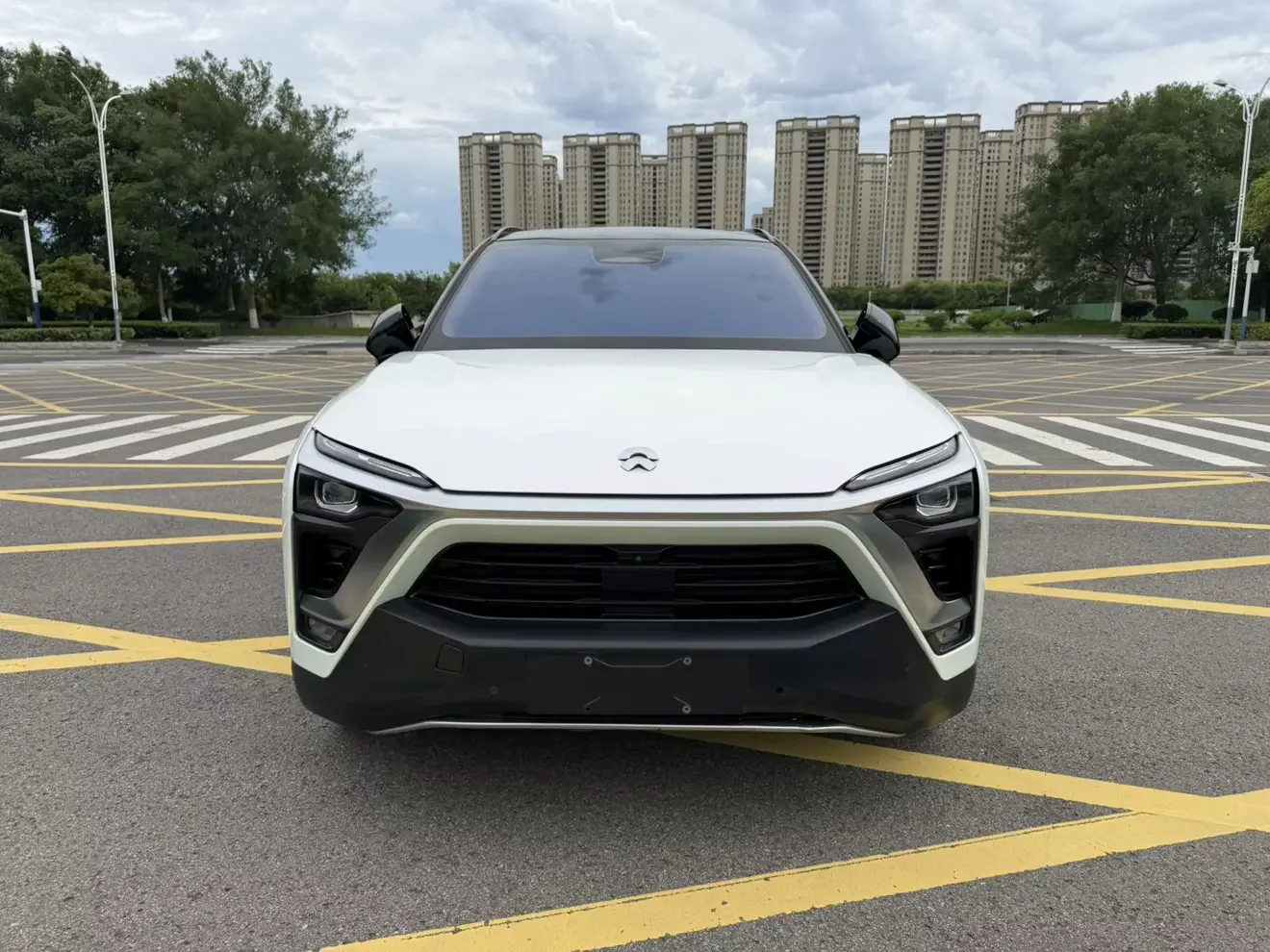 NIO ES8