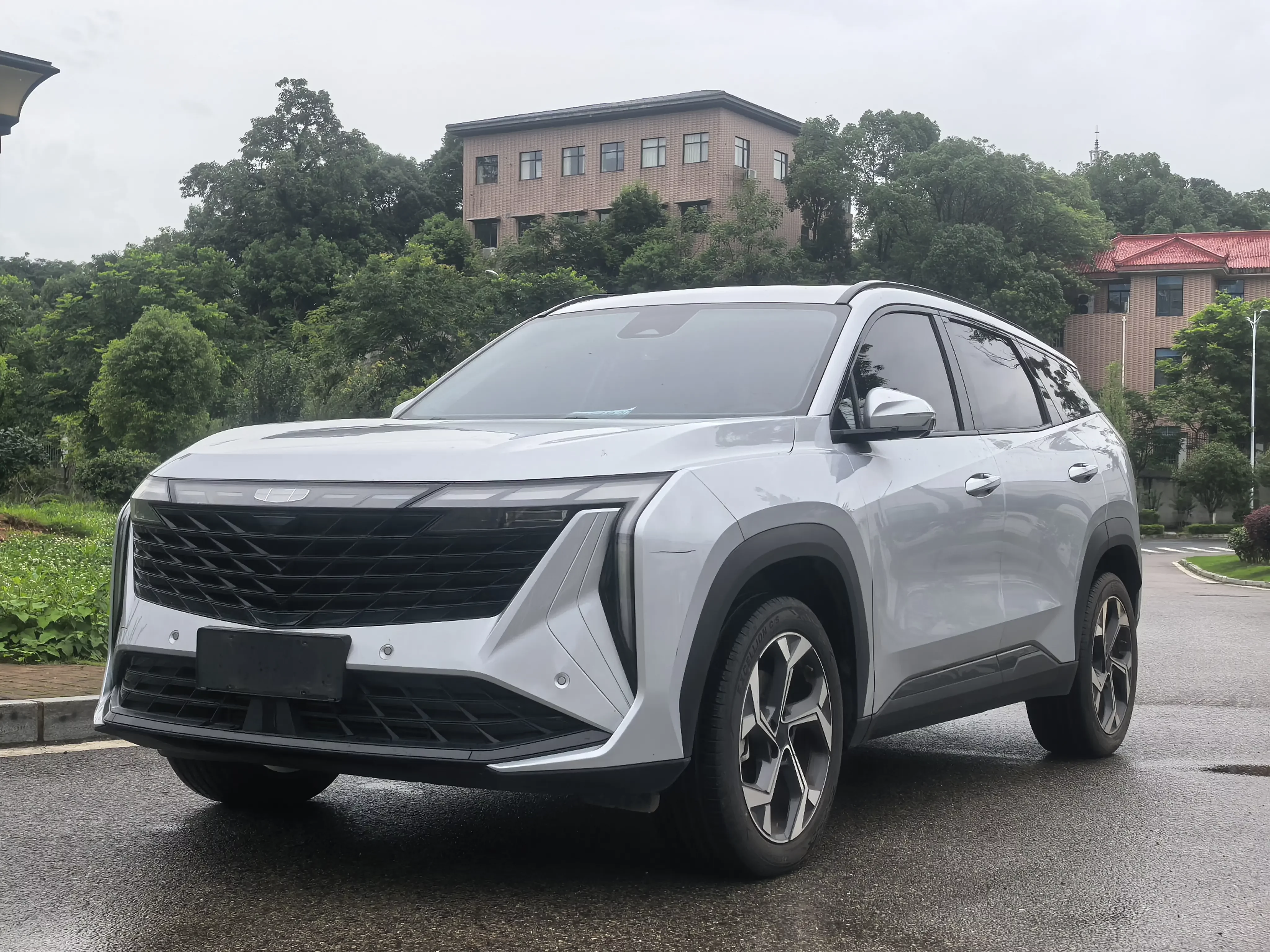 Geely Atlas L