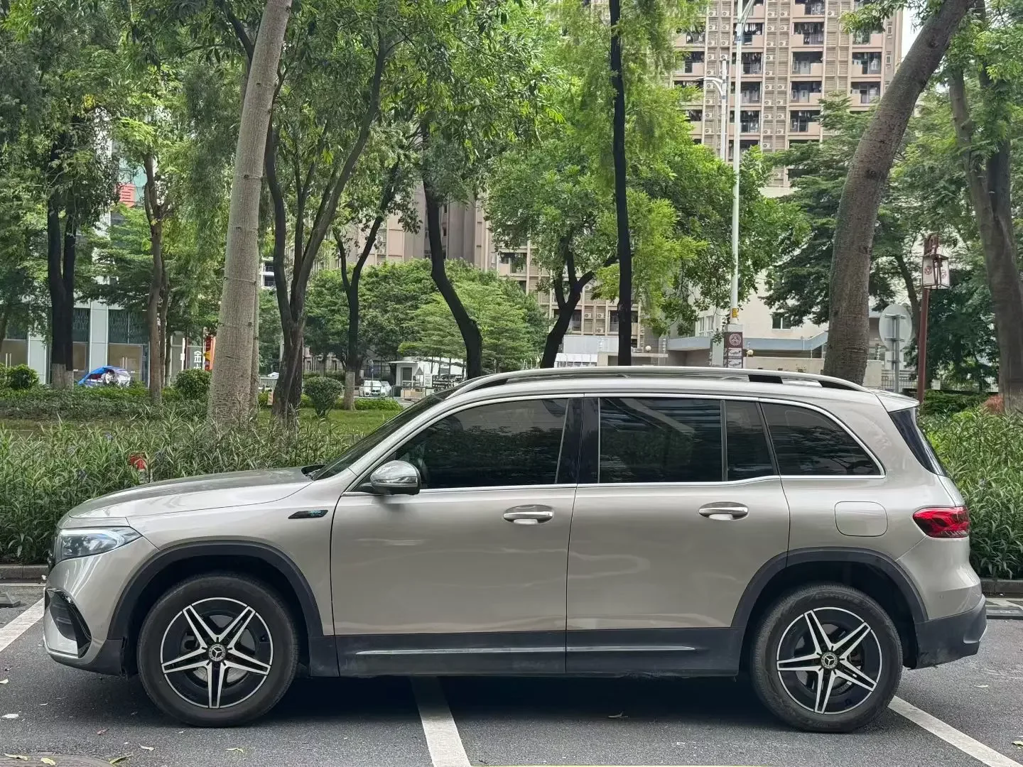 Mercedes-Benz EQB