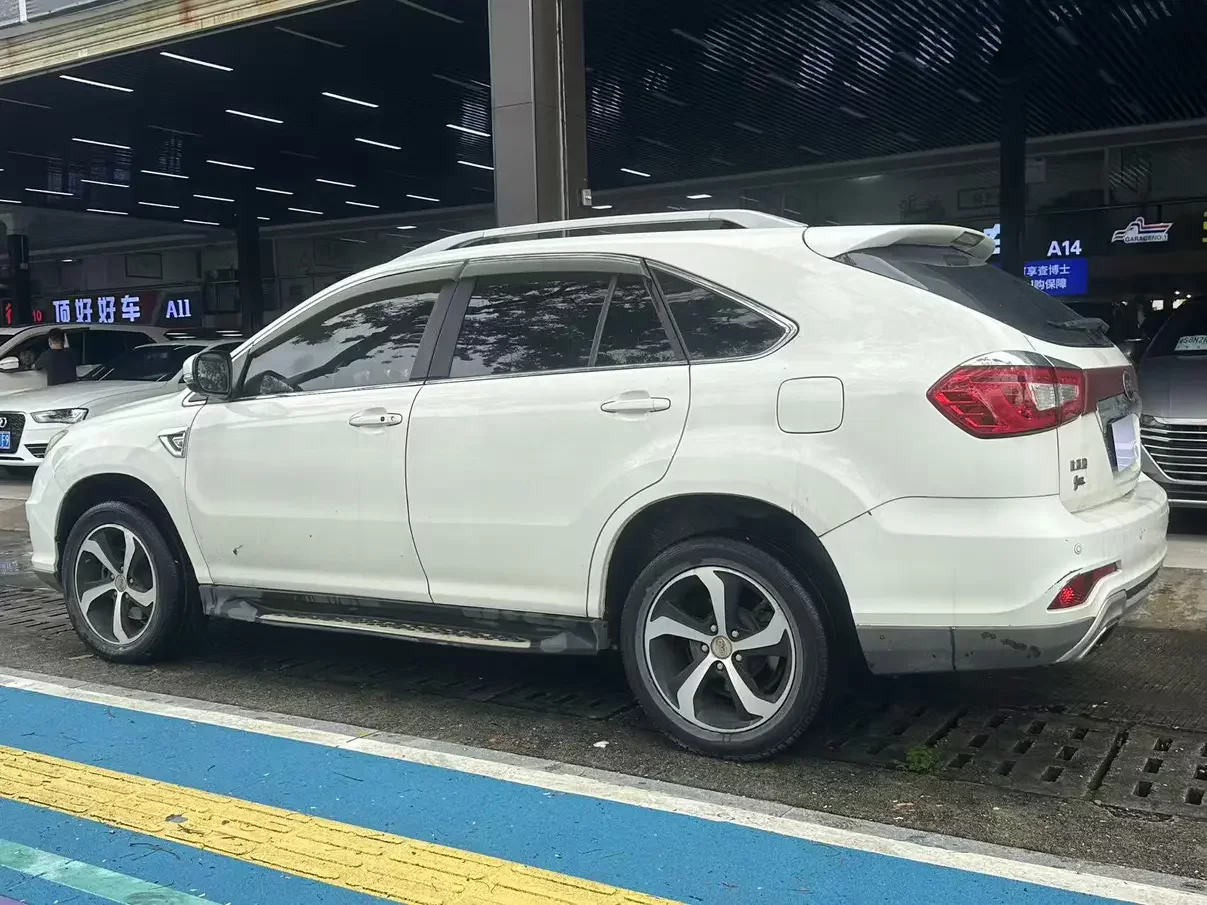 BYD S7