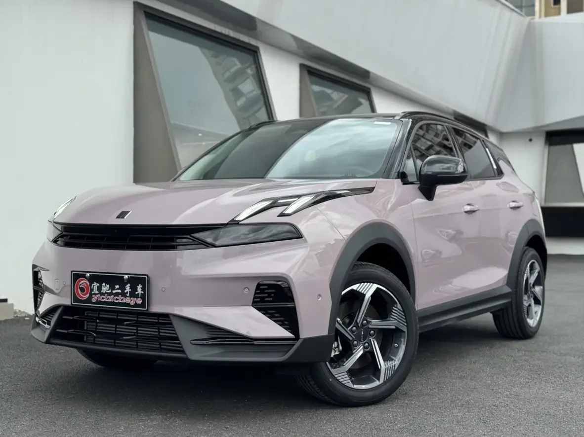 Lynk & Co 06