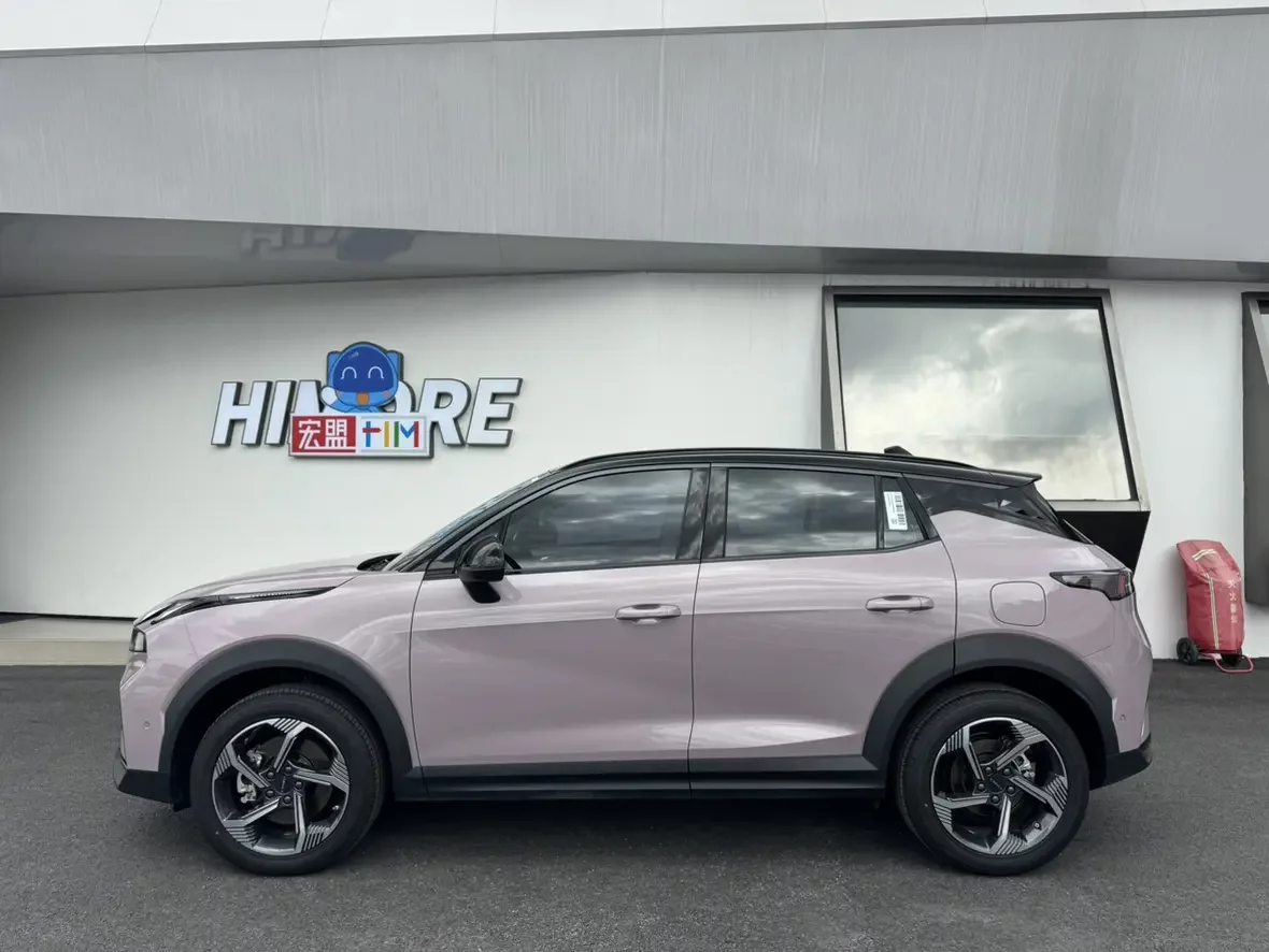 Lynk & Co 06