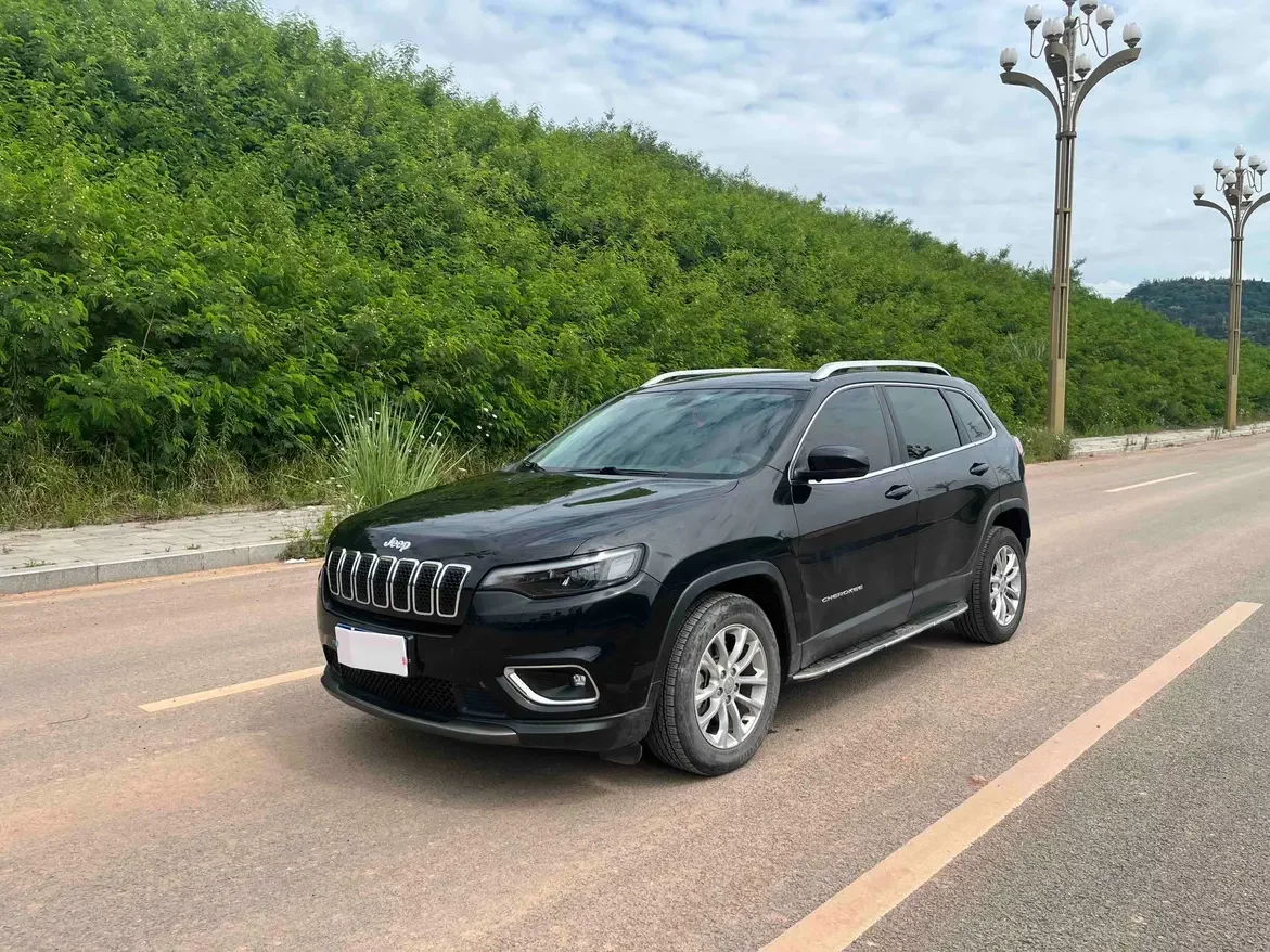 Jeep Cherokee  из Китая