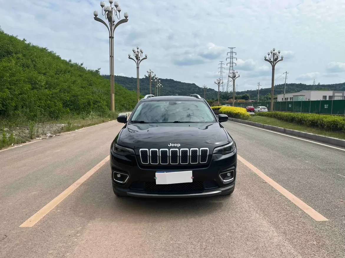 Jeep Cherokee  из Китая