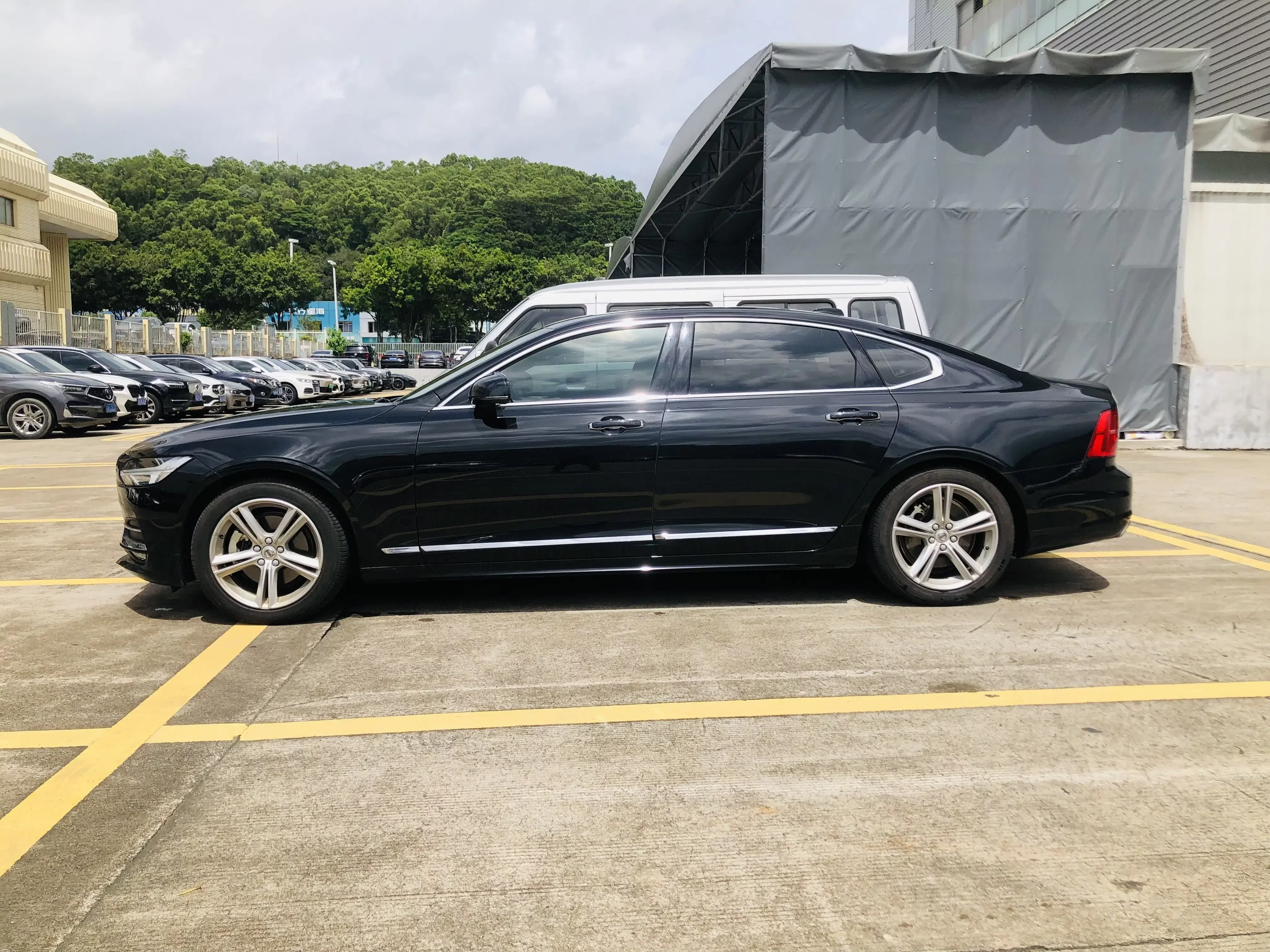Volvo S90