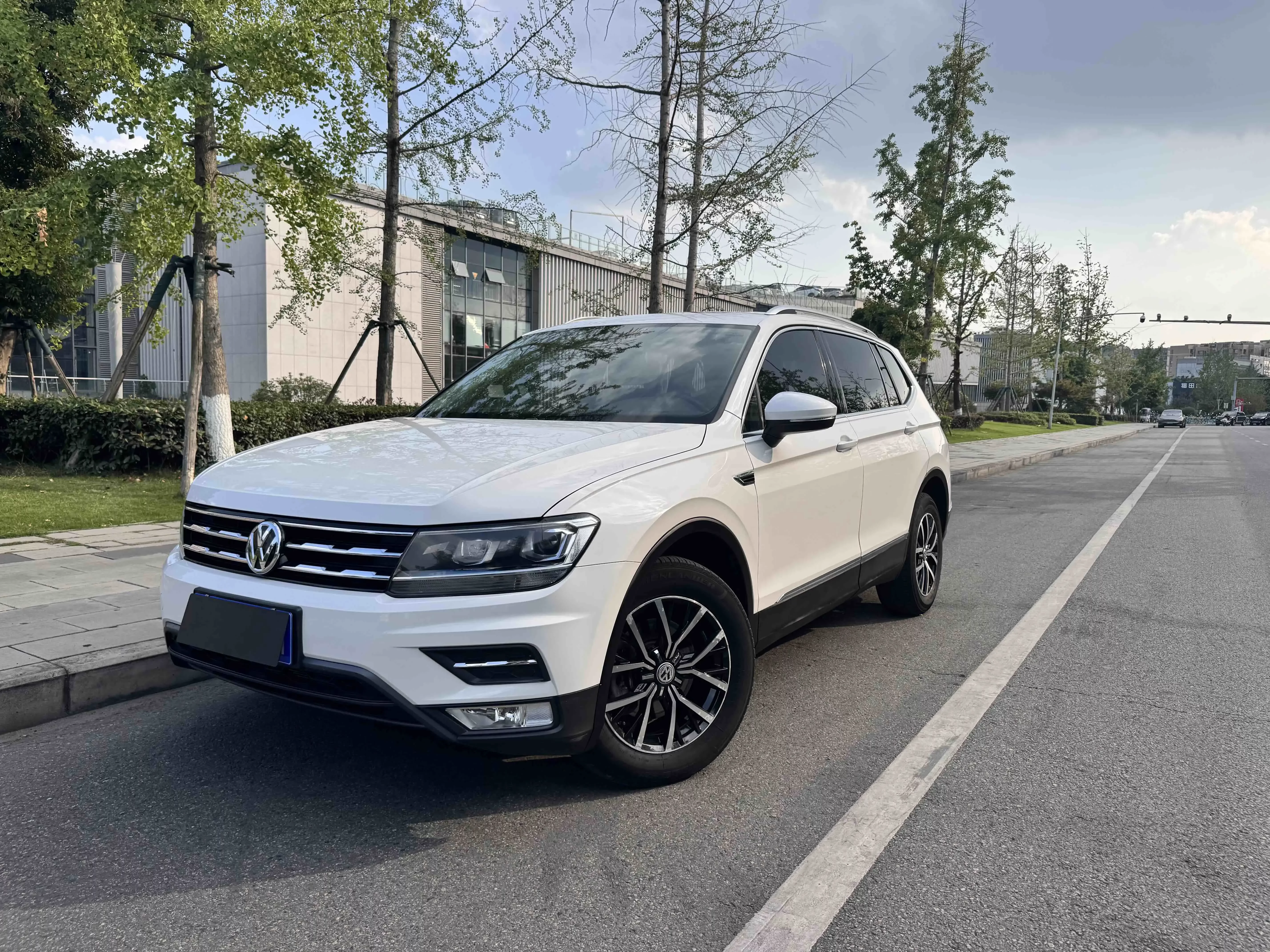 Volkswagen Tiguan L