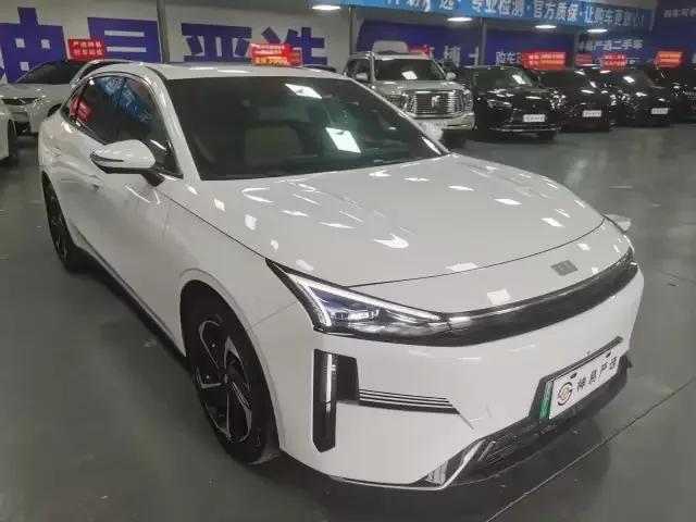 Geely Galaxy L6