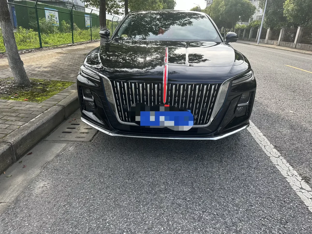 Hongqi H5