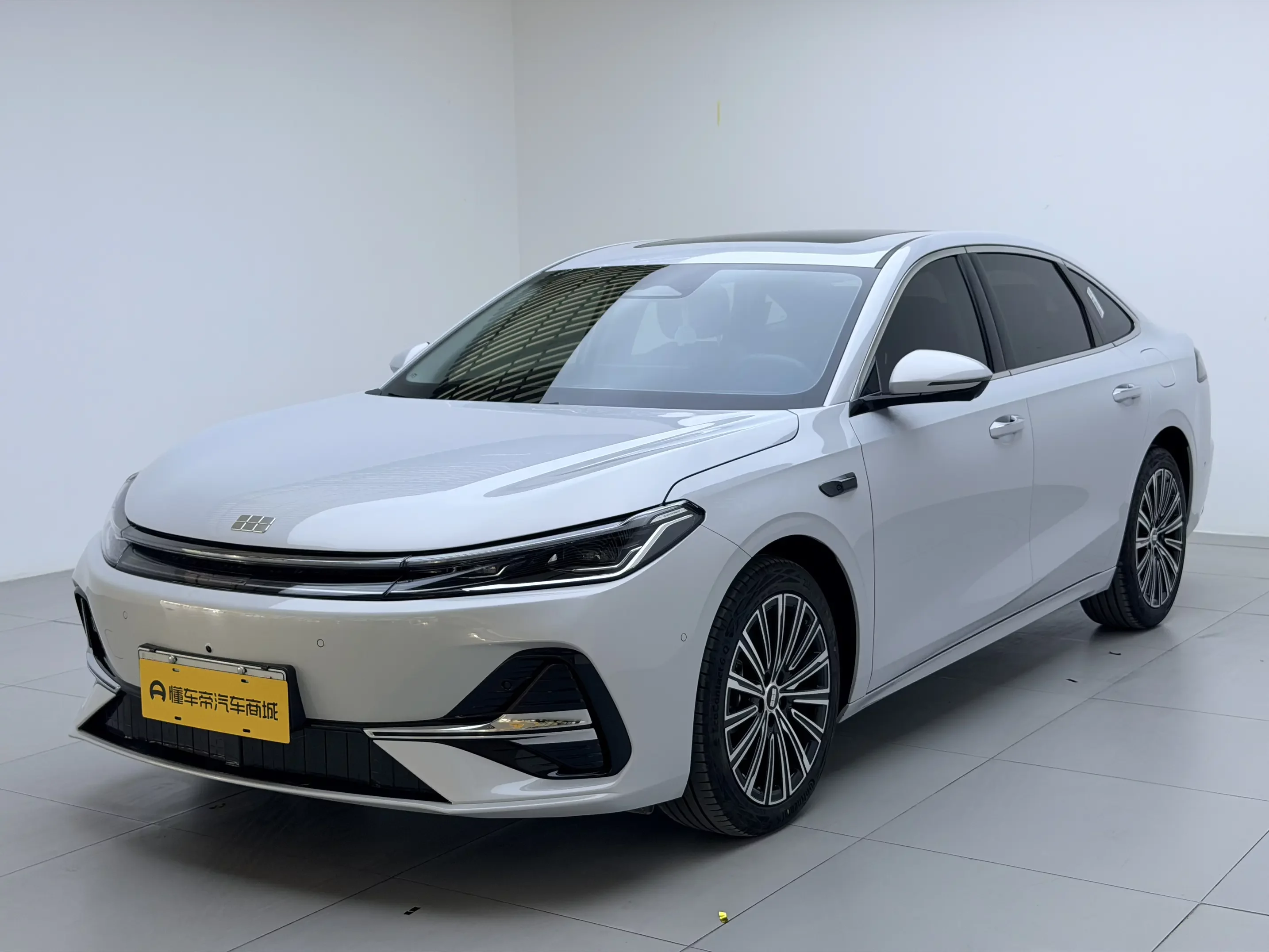 Geely Galaxy A7 EM