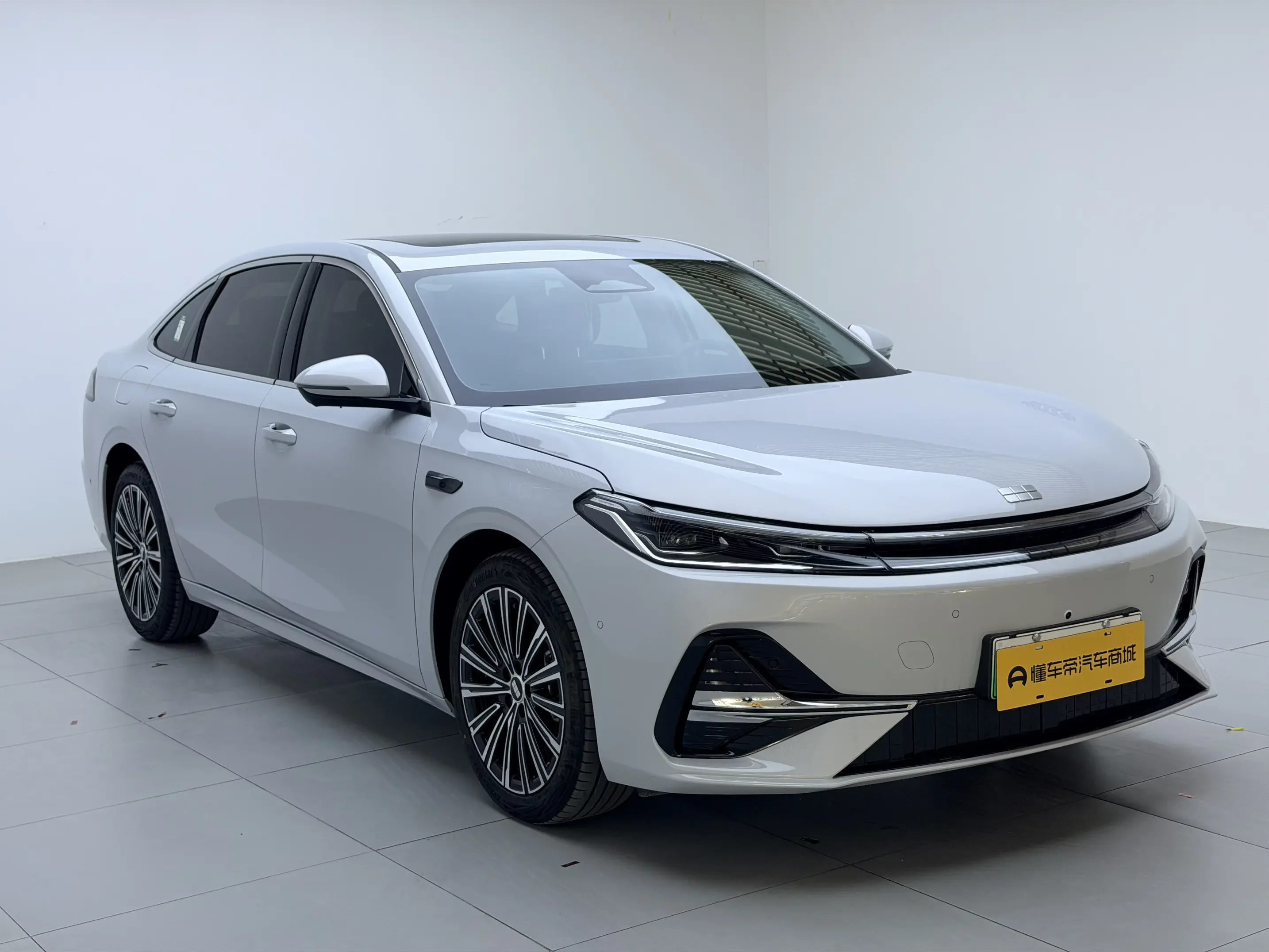 Geely Galaxy A7 EM
