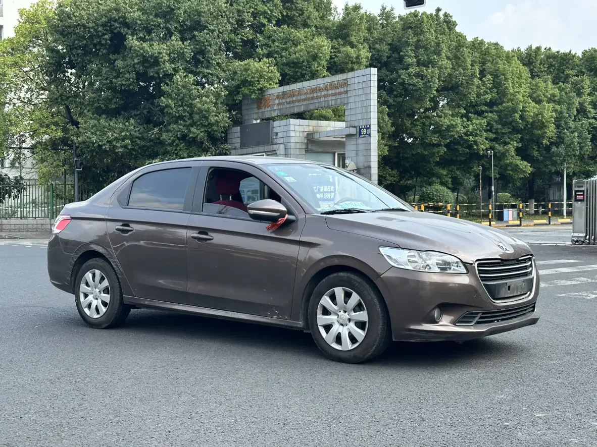 Peugeot 301